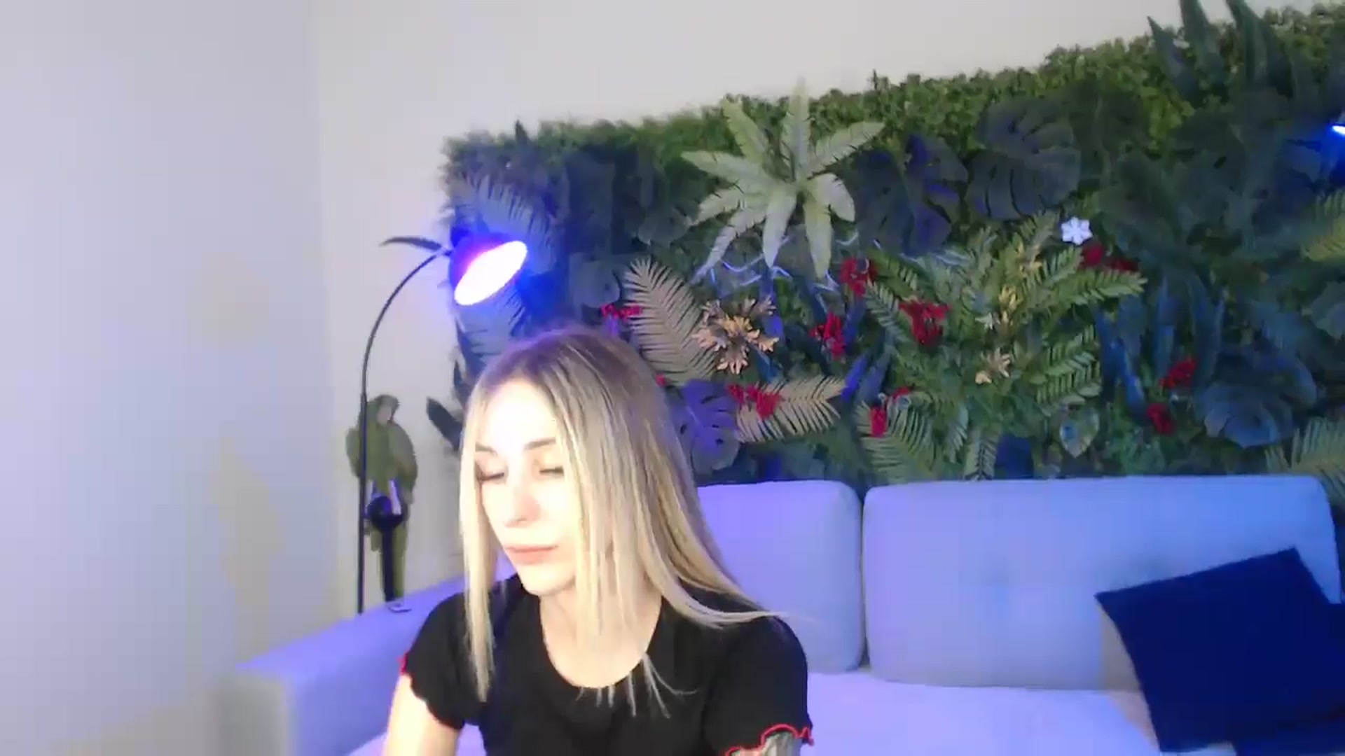 Gallery image thumbnail from Horny_Blond's myfreecams stream on, 04/08/2025, 10:52 image 4 of 20