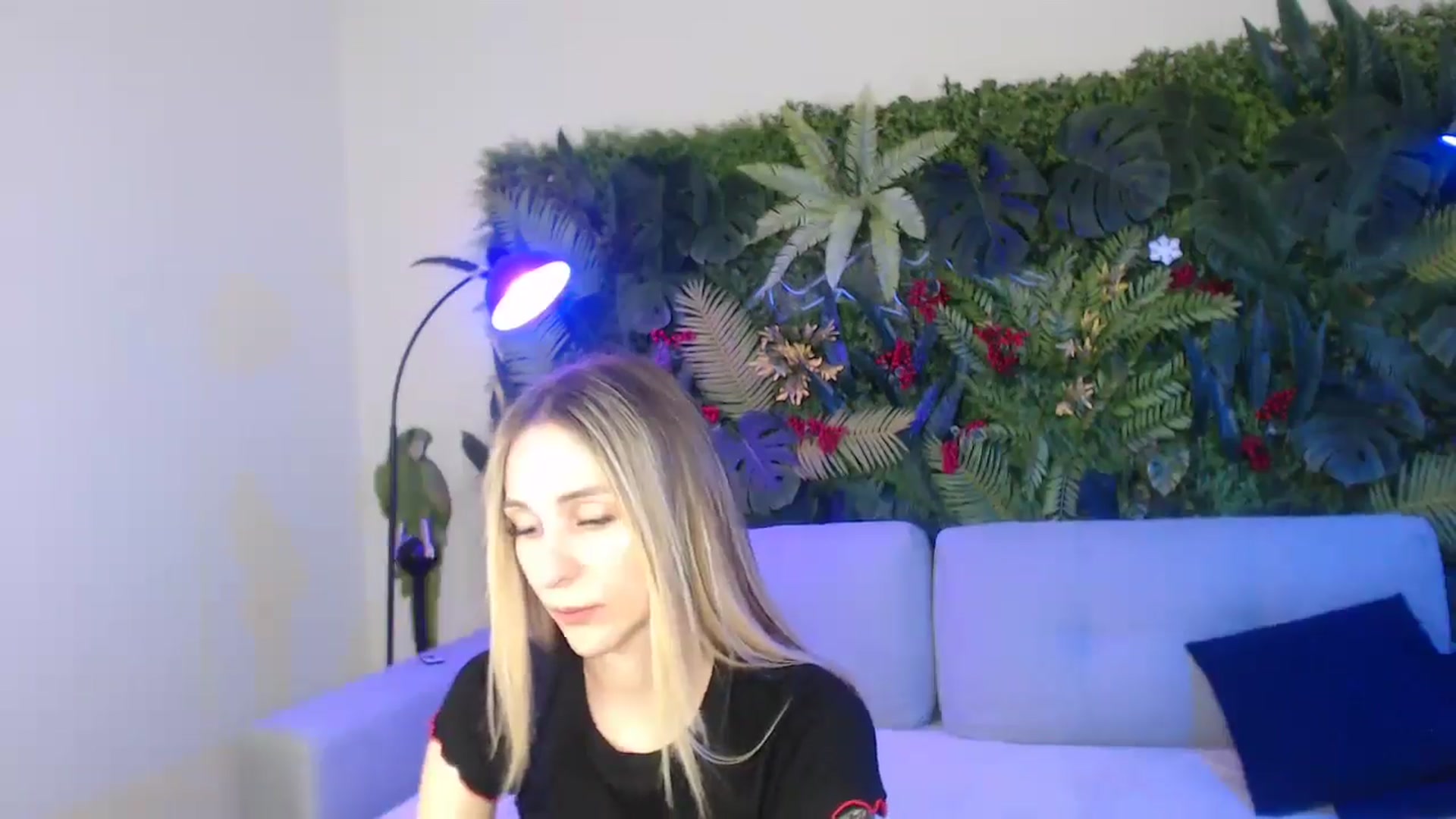 Gallery image thumbnail from Horny_Blond's myfreecams stream on, 04/08/2025, 10:52 image 5 of 20