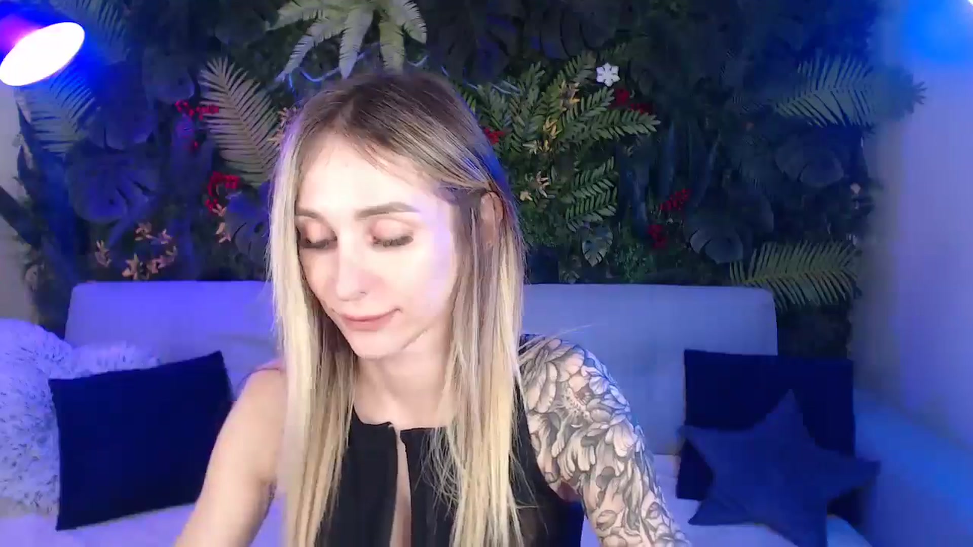 Gallery image thumbnail from Horny_Blond's myfreecams stream on, 04/14/2025, 08:08 image 20 of 20