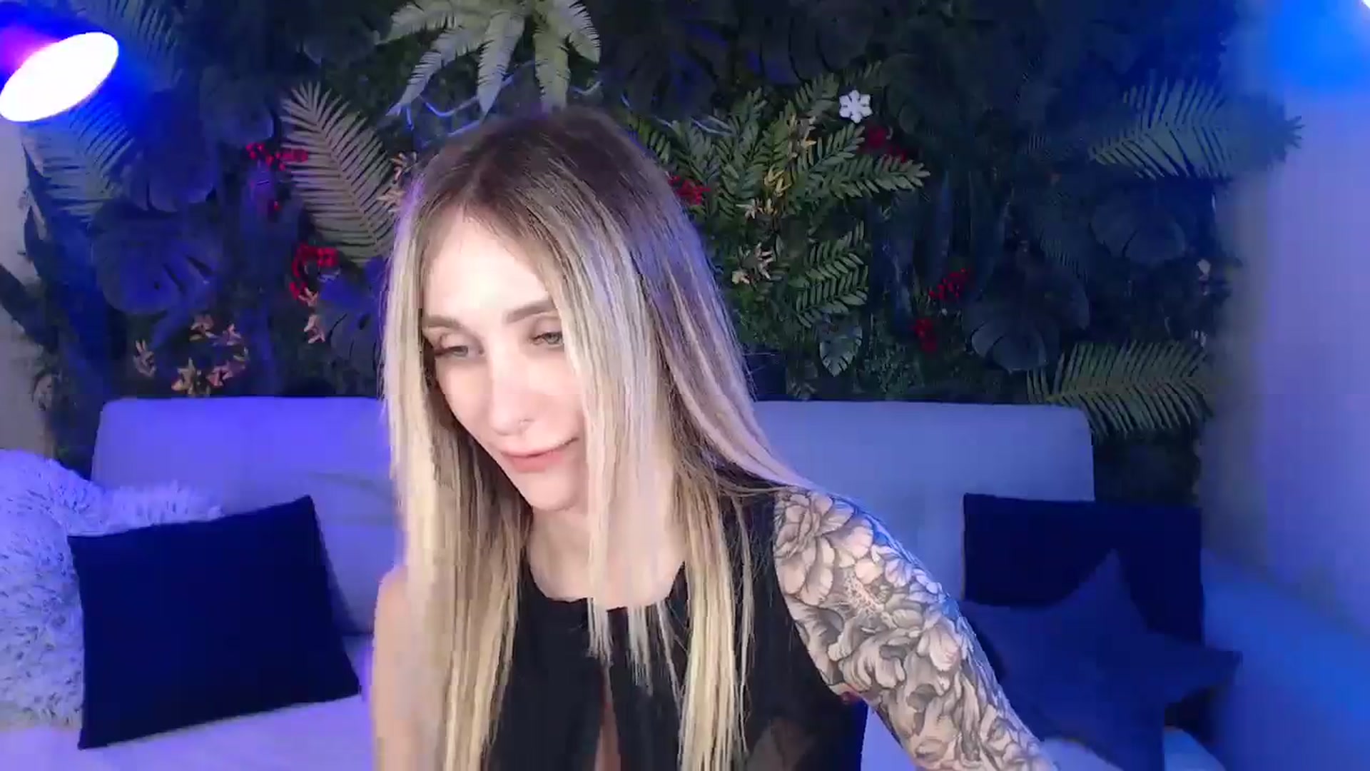 Gallery image thumbnail from Horny_Blond's myfreecams stream on, 04/14/2025, 08:08 image 10 of 20