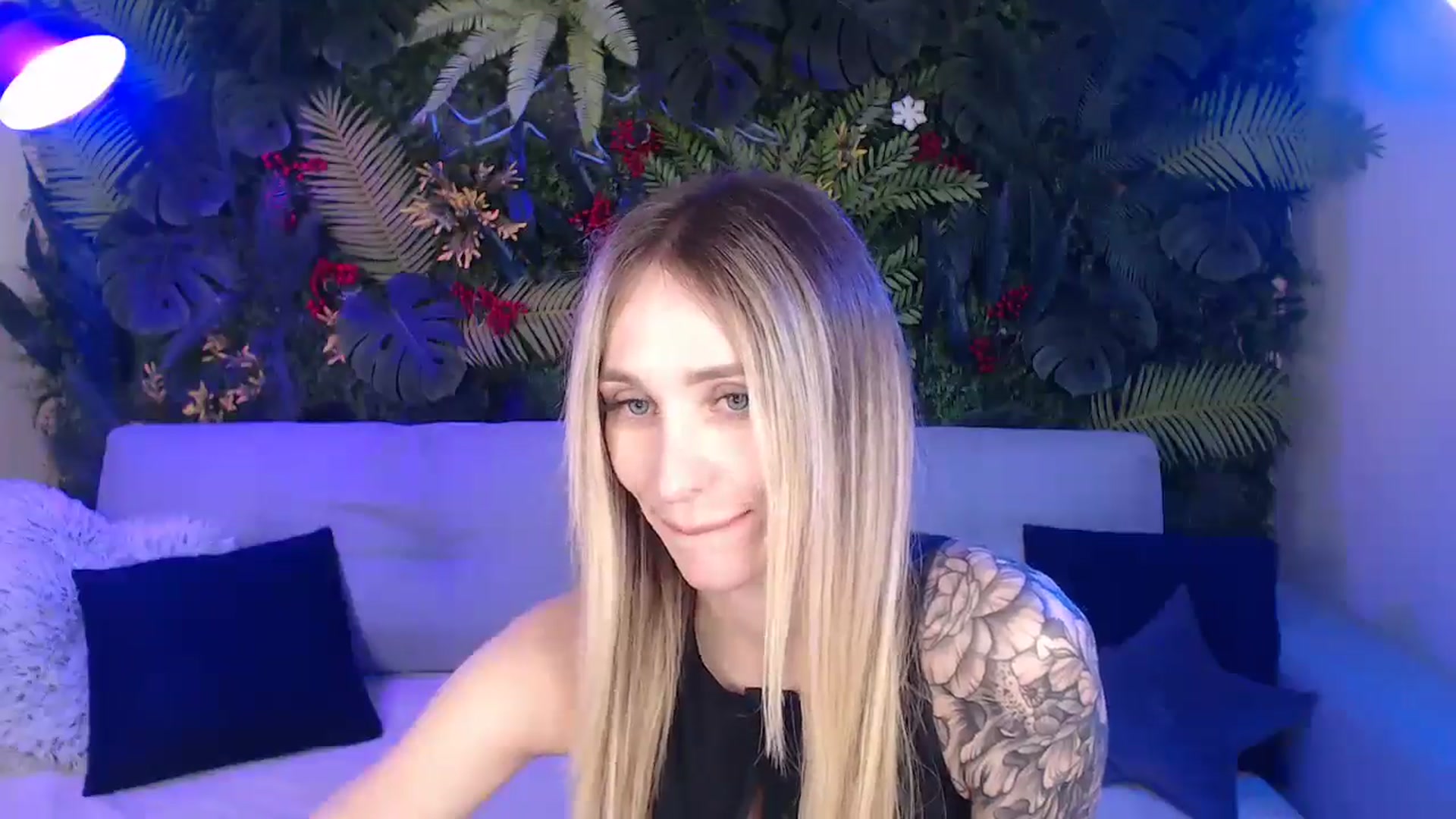 Gallery image thumbnail from Horny_Blond's myfreecams stream on, 04/14/2025, 08:08 image 5 of 20