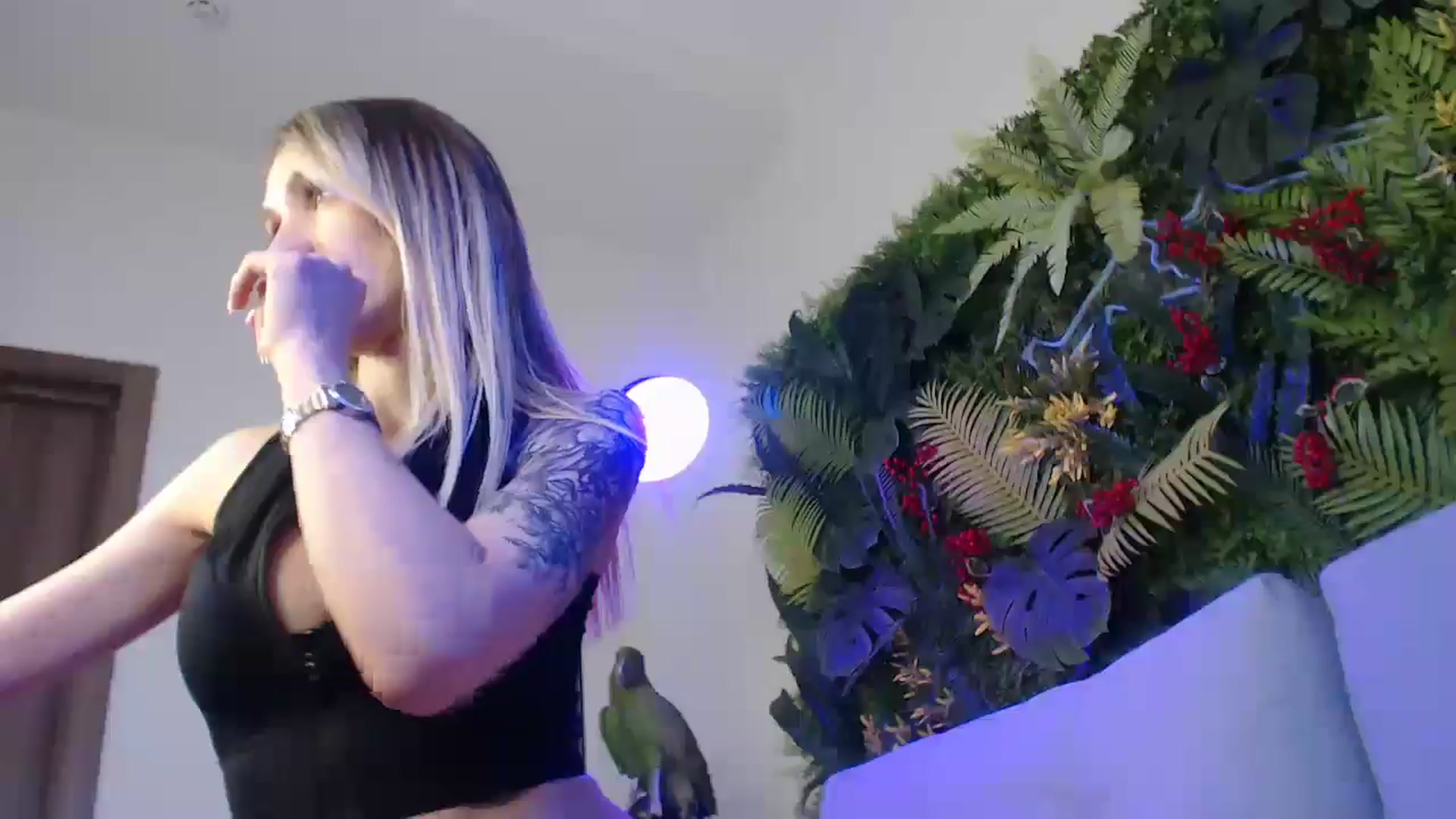 Gallery image thumbnail from Horny_Blond's myfreecams stream on, 04/14/2025, 11:01 image 12 of 20