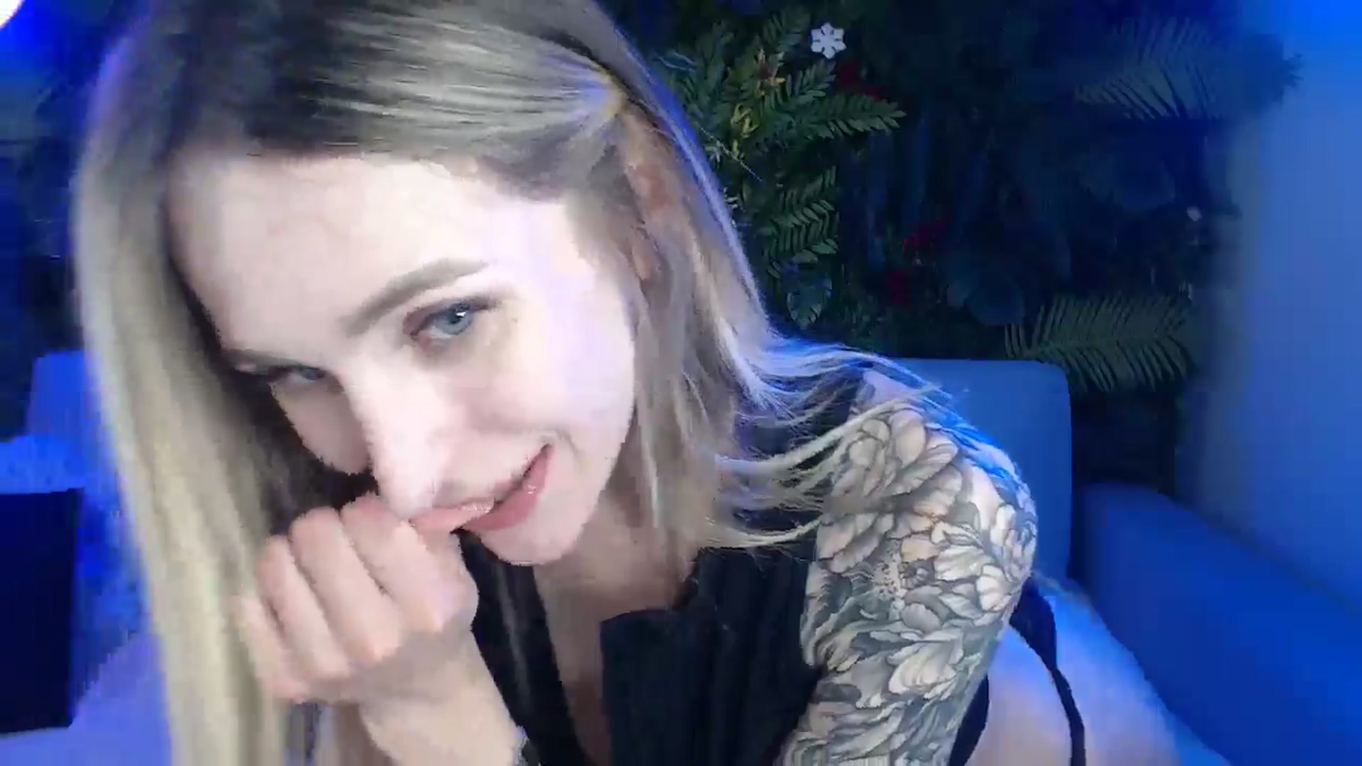 Gallery image thumbnail from Horny_Blond's myfreecams stream on, 04/14/2025, 11:39 image 17 of 20