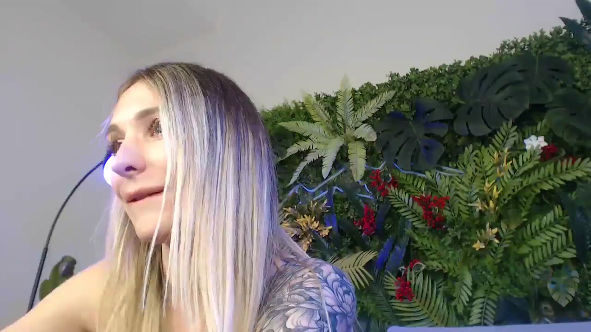 Gallery image thumbnail from Horny_Blond's myfreecams stream on, 04/14/2025, 13:53 image 9 of 20
