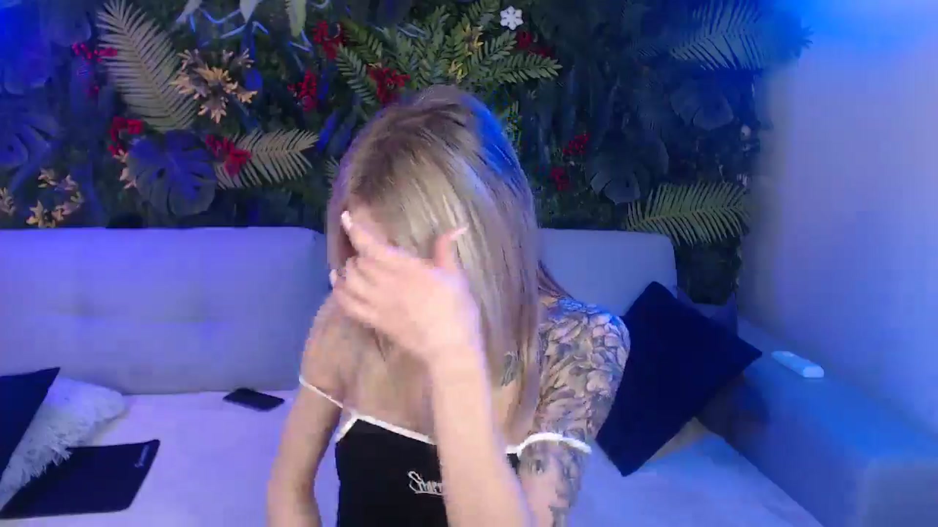 Gallery image thumbnail from Horny_Blond's myfreecams stream on, 04/19/2025, 11:14 image 15 of 20