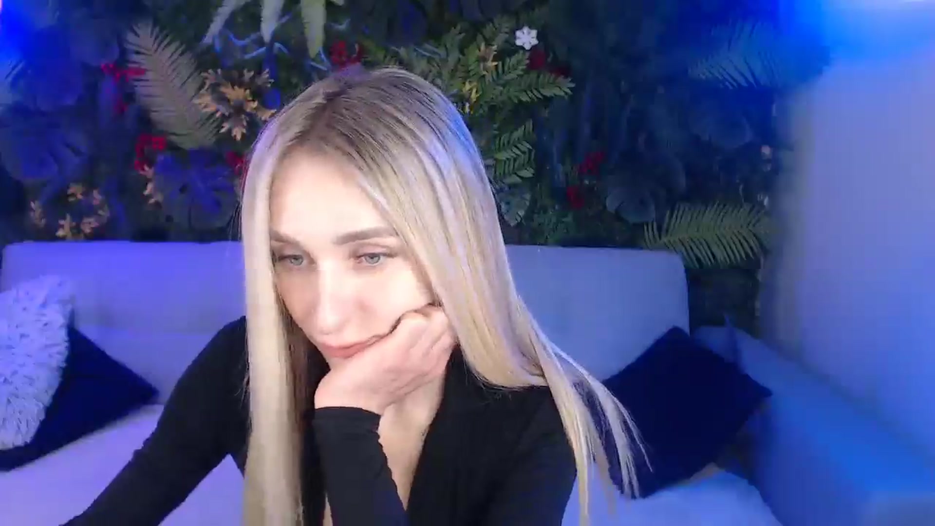 Gallery image thumbnail from Horny_Blond's myfreecams stream on, 04/20/2025, 09:34 image 19 of 20