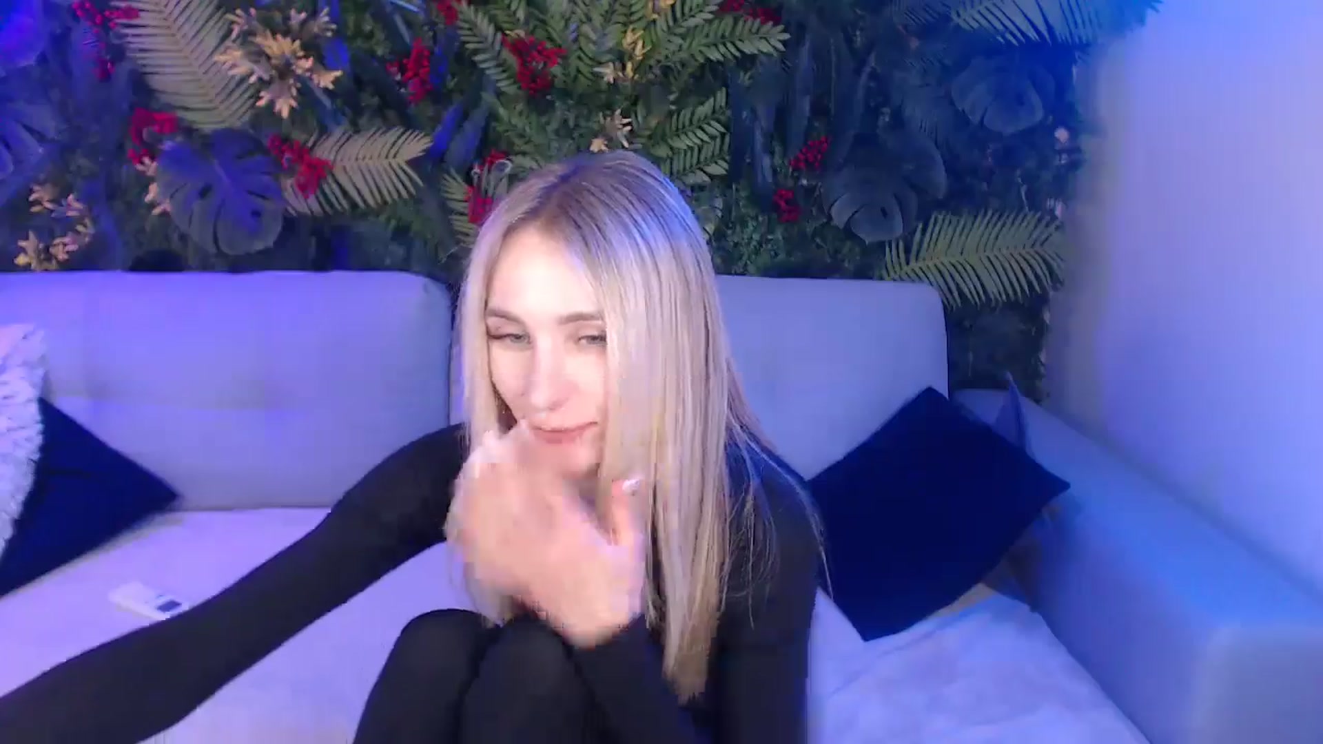Gallery image thumbnail from Horny_Blond's myfreecams stream on, 04/20/2025, 10:16 image 7 of 20