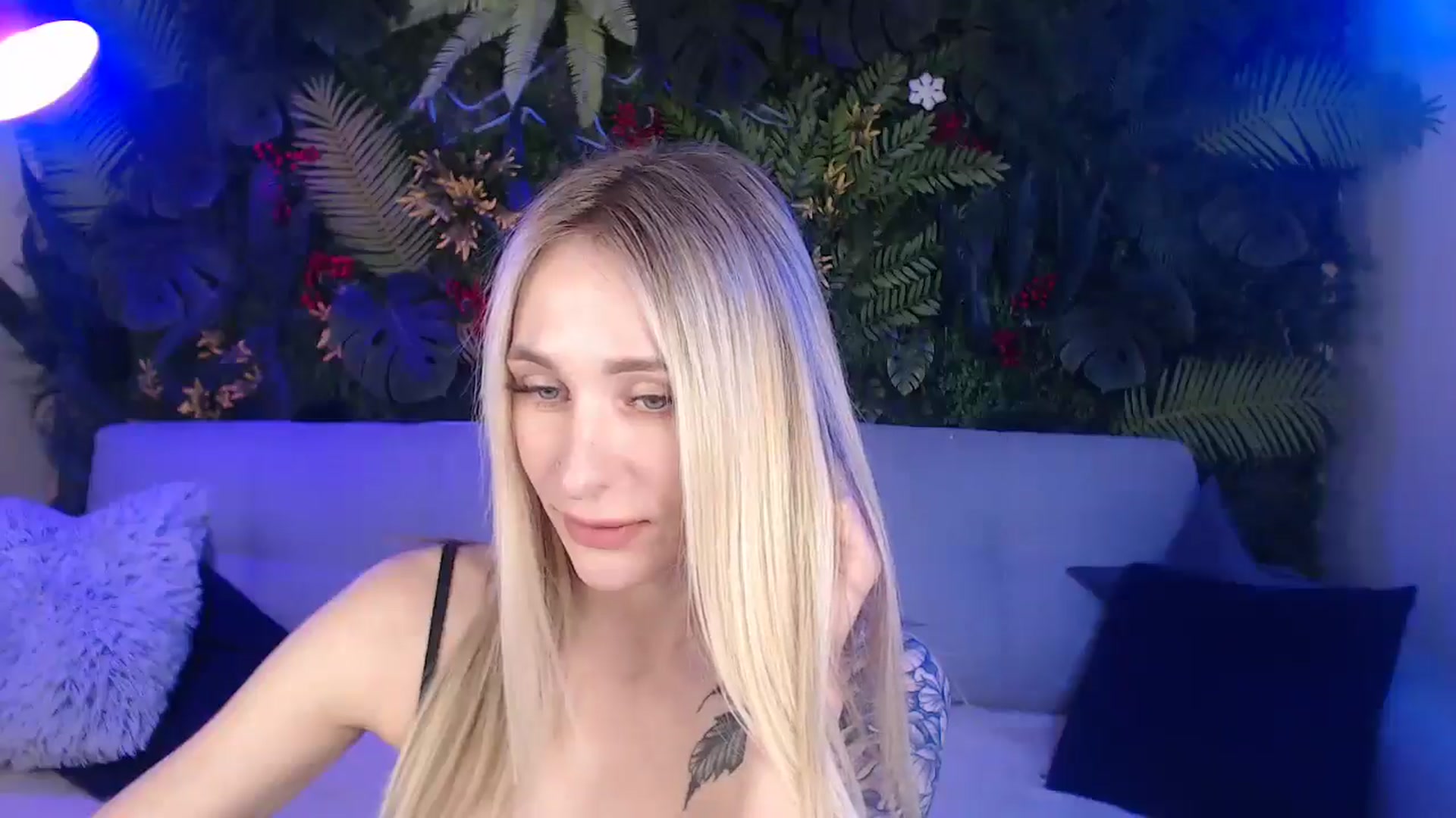 Gallery image thumbnail from Horny_Blond's myfreecams stream on, 04/21/2025, 08:50 image 7 of 20