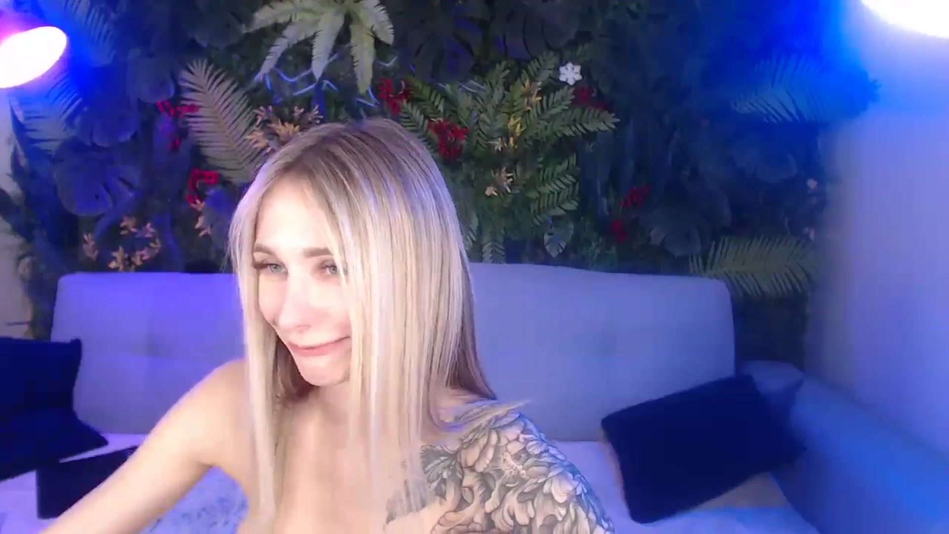 Gallery image thumbnail from Horny_Blond's myfreecams stream on, 04/27/2025, 10:02 image 16 of 20