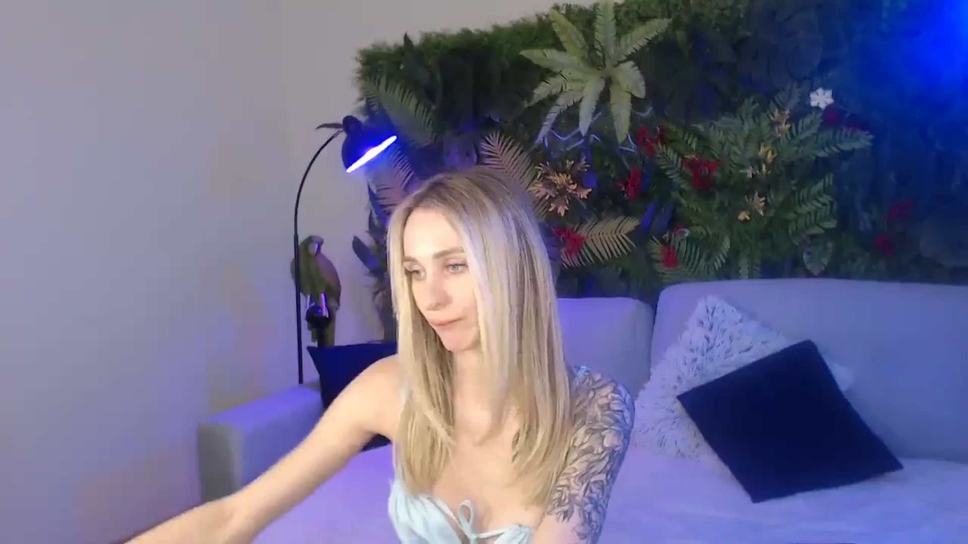 Gallery image thumbnail from Horny_Blond's myfreecams stream on, 05/03/2025, 10:45 image 14 of 20