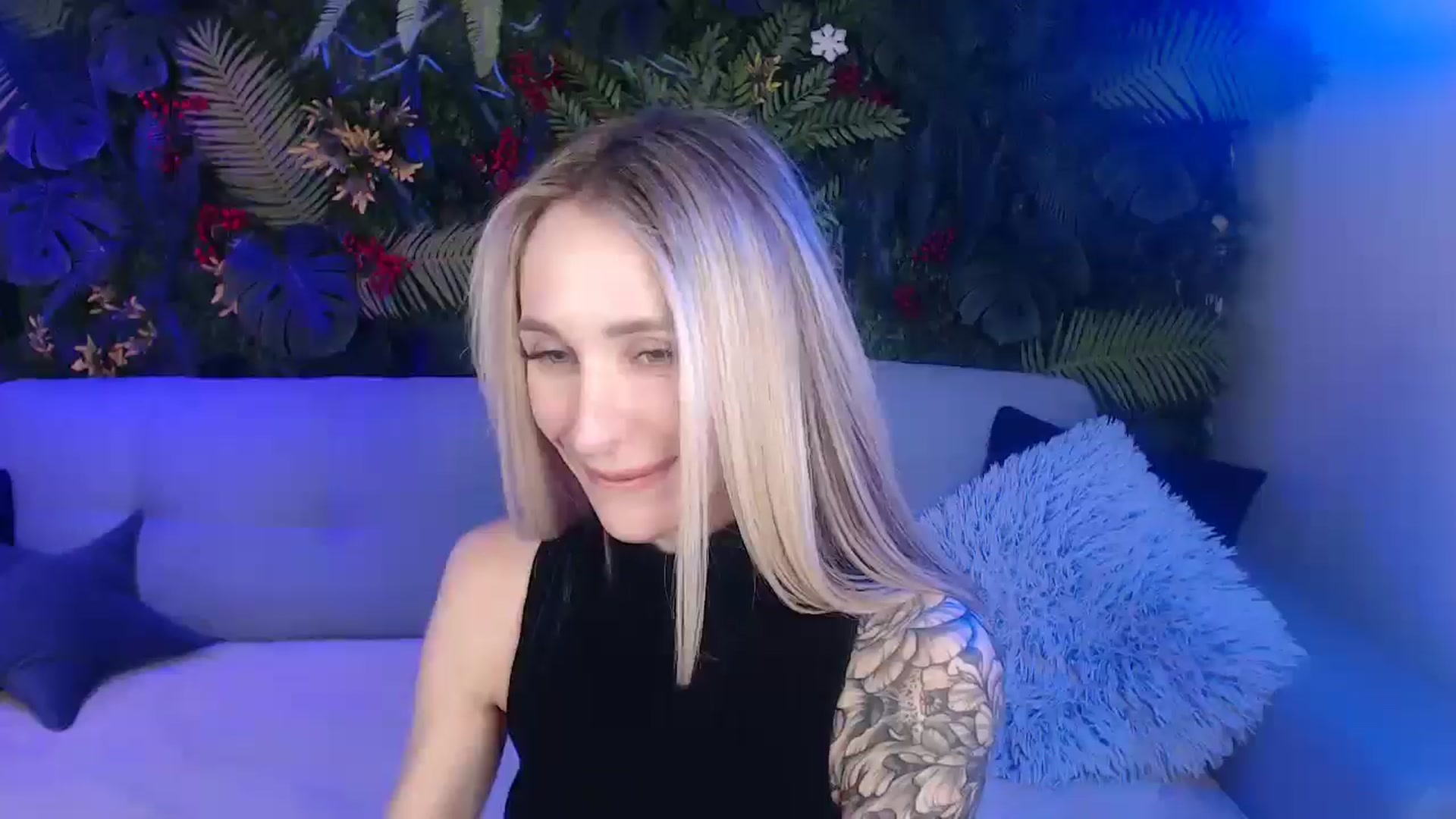 Gallery image thumbnail from Horny_Blond's myfreecams stream on, 05/04/2025, 09:30 image 1 of 20