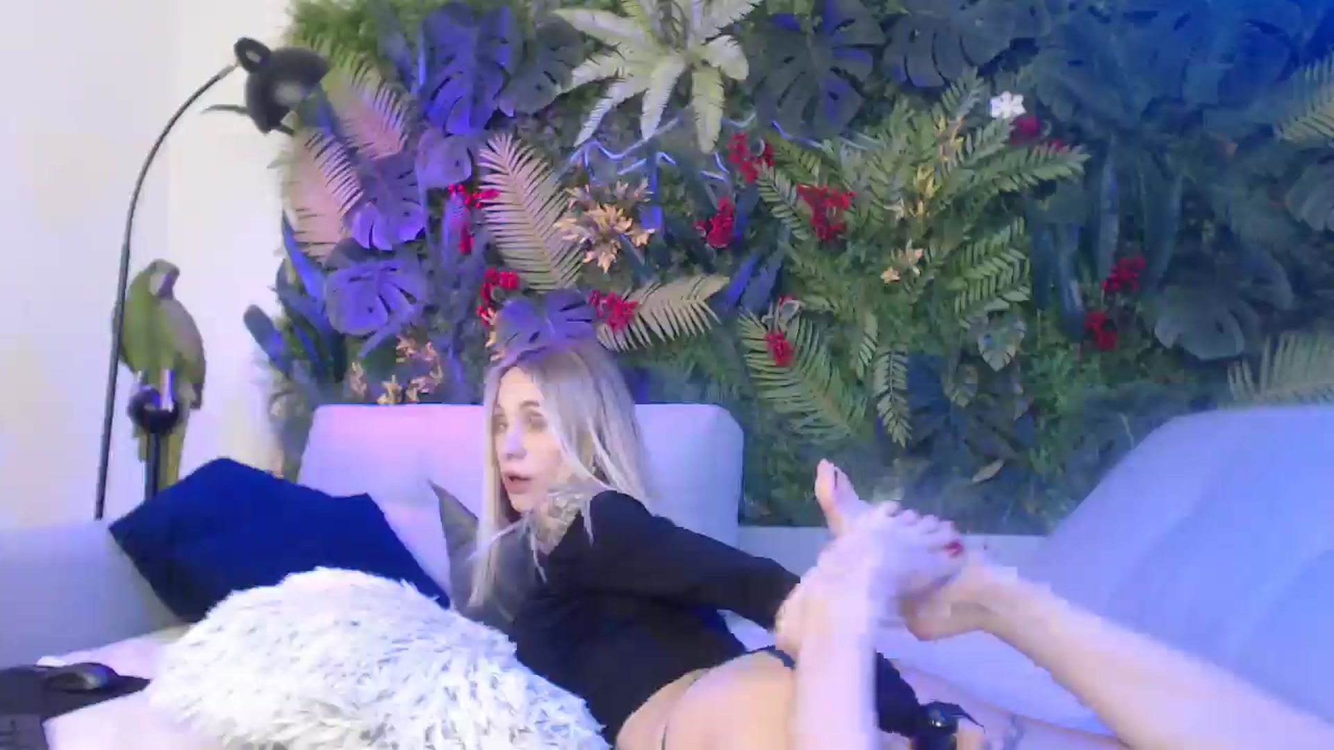Gallery image thumbnail from Horny_Blond's myfreecams stream on, 05/05/2025, 11:02 image 18 of 20