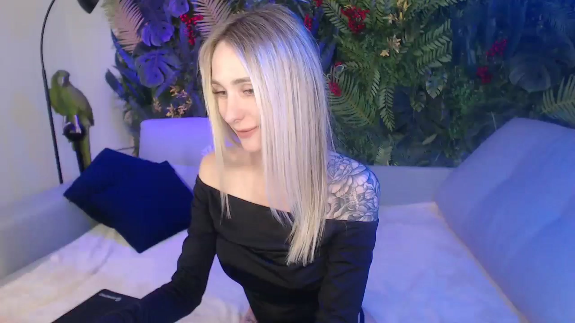 Gallery image thumbnail from Horny_Blond's myfreecams stream on, 05/05/2025, 13:17 image 1 of 20