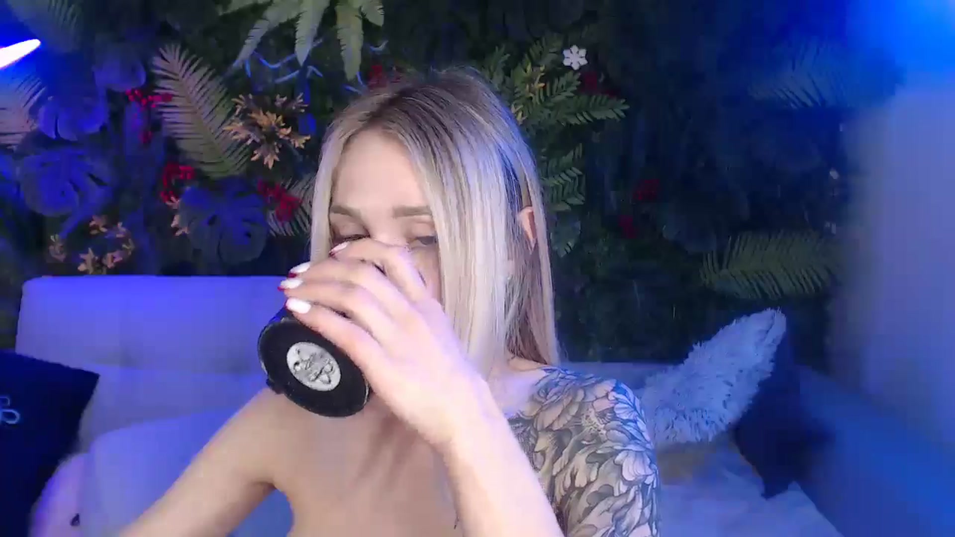 Gallery image thumbnail from Horny_Blond's myfreecams stream on, 05/06/2025, 11:10 image 7 of 20