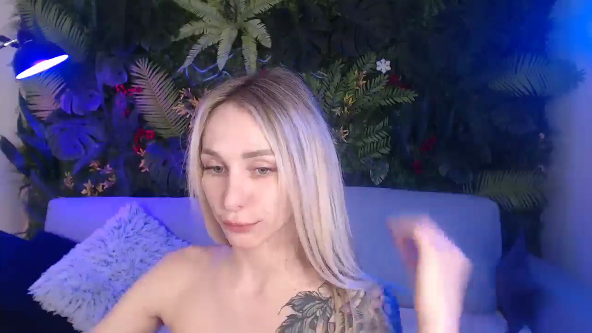Gallery image thumbnail from Horny_Blond's myfreecams stream on, 05/06/2025, 13:15 image 6 of 20