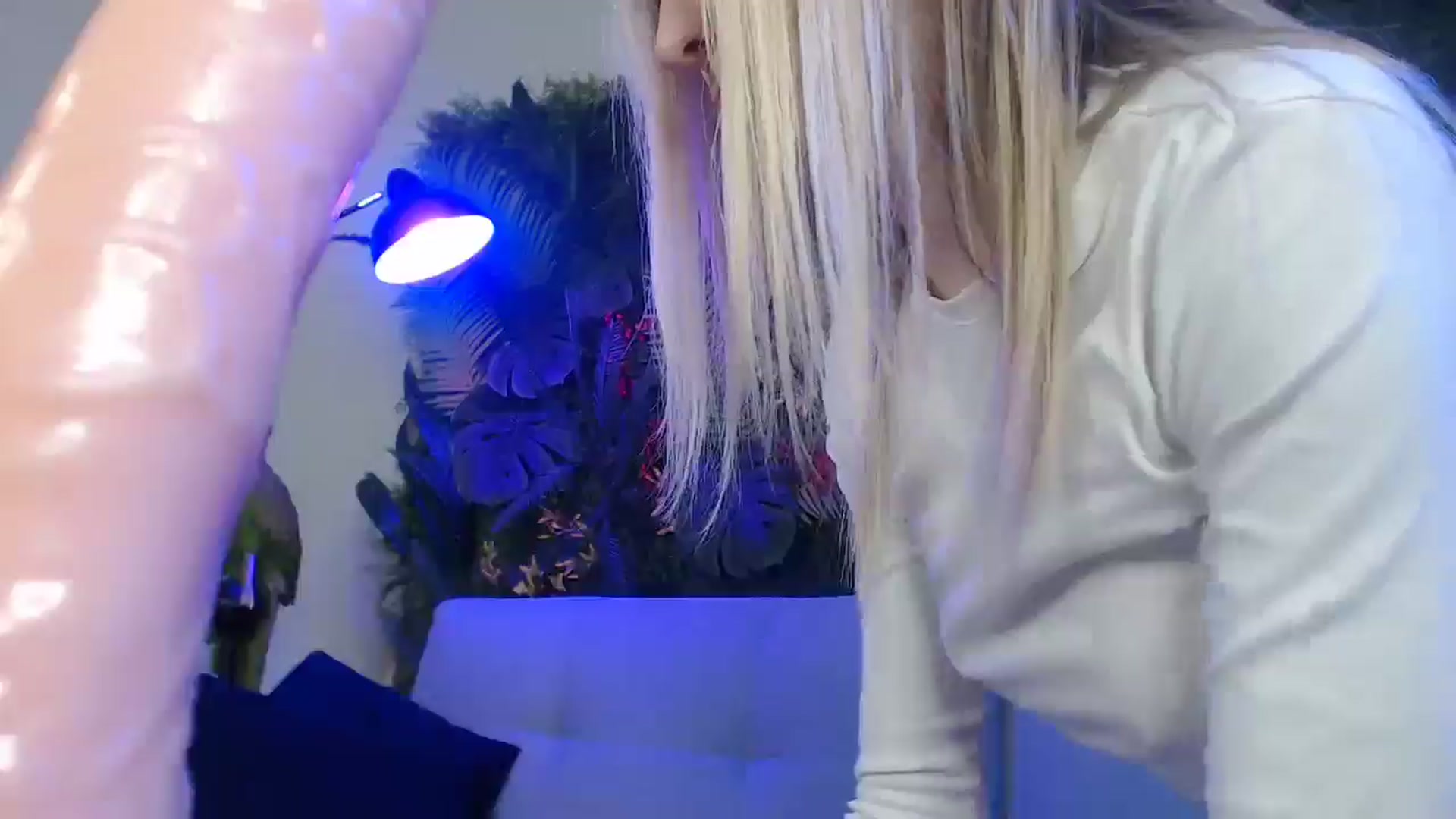 Gallery image thumbnail from Horny_Blond's myfreecams stream on, 05/10/2025, 09:34 image 18 of 20