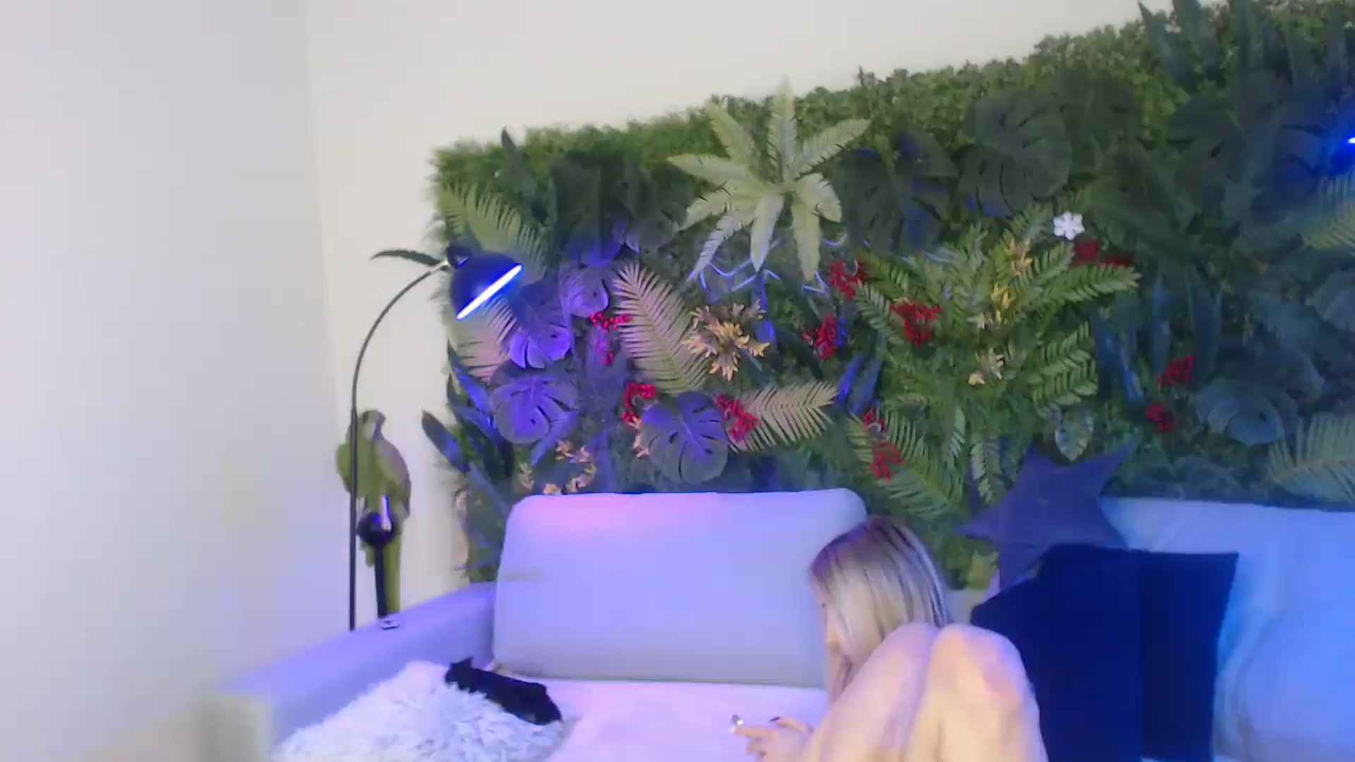 Gallery image thumbnail from Horny_Blond's myfreecams stream on, 05/13/2025, 10:57 image 13 of 20
