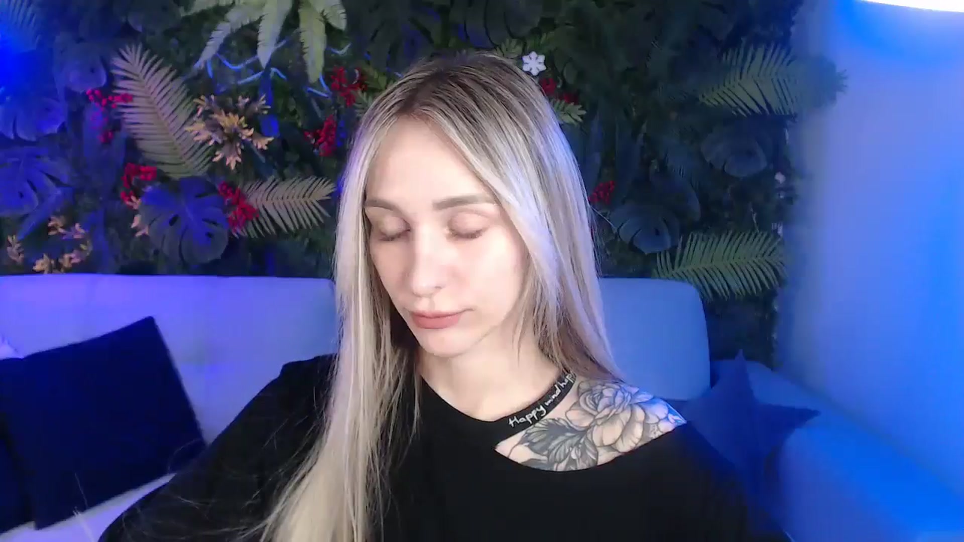 Gallery image thumbnail from Horny_Blond's myfreecams stream on, 05/17/2025, 08:15 image 17 of 20