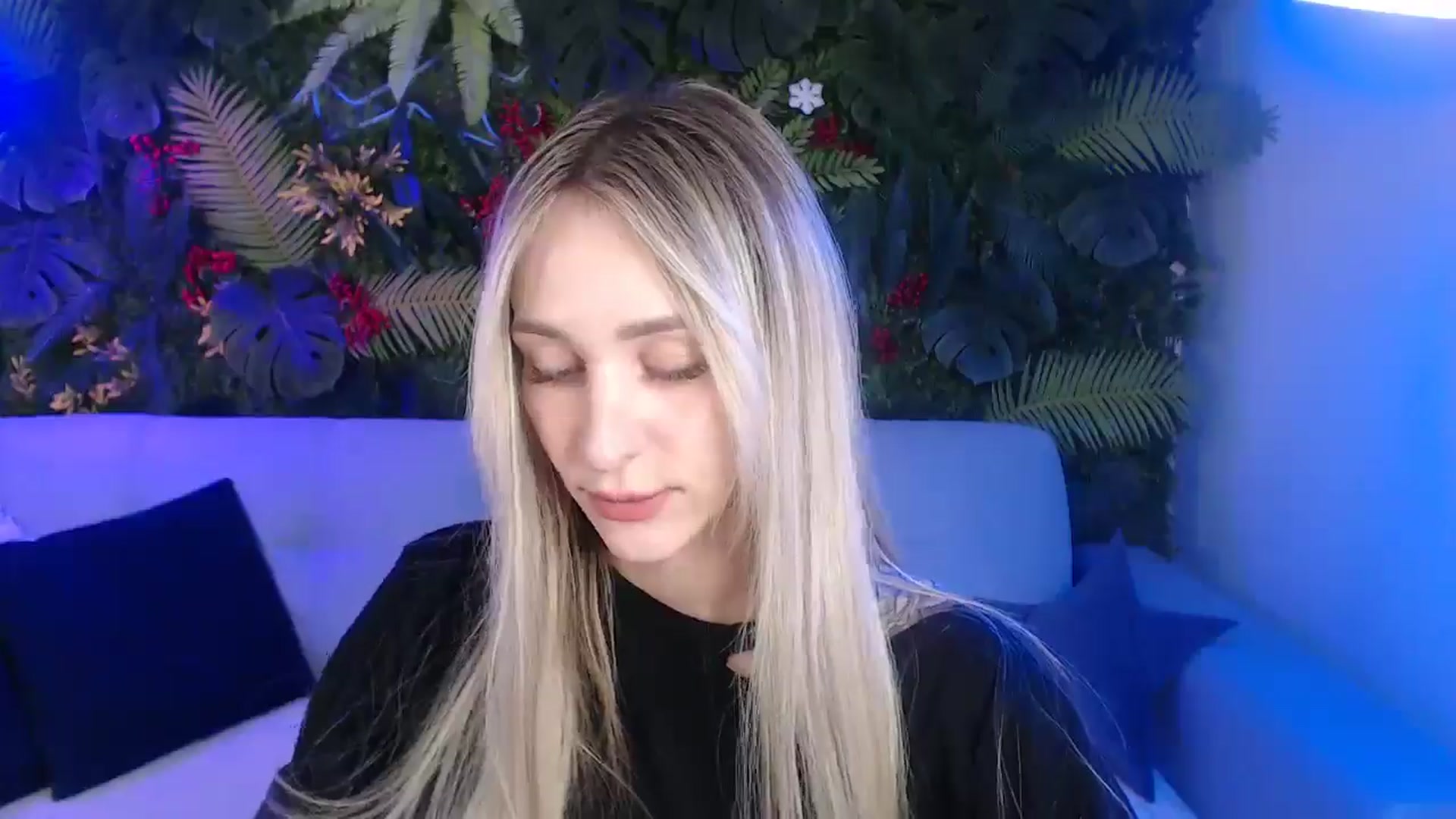 Gallery image thumbnail from Horny_Blond's myfreecams stream on, 05/17/2025, 08:15 image 4 of 20