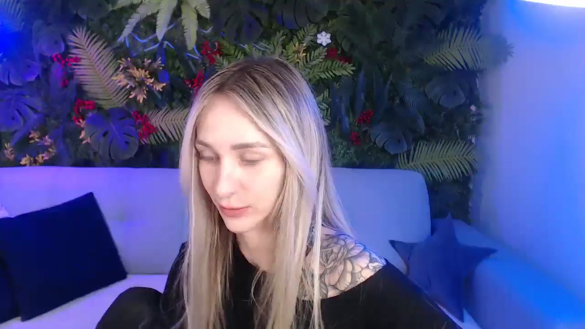 Gallery image thumbnail from Horny_Blond's myfreecams stream on, 05/17/2025, 08:15 image 12 of 20