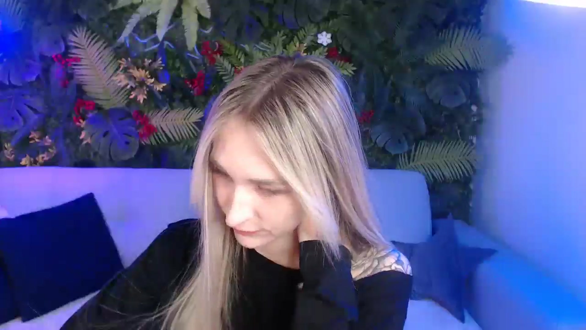 Gallery image thumbnail from Horny_Blond's myfreecams stream on, 05/17/2025, 08:15 image 15 of 20