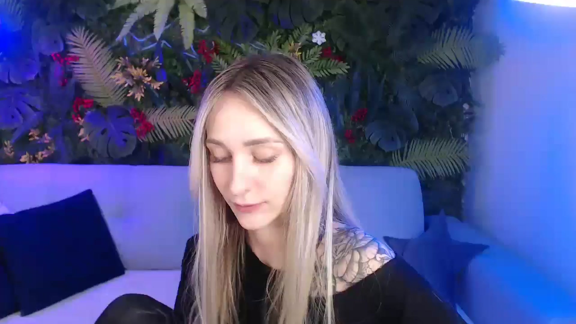 Gallery image thumbnail from Horny_Blond's myfreecams stream on, 05/17/2025, 08:15 image 13 of 20