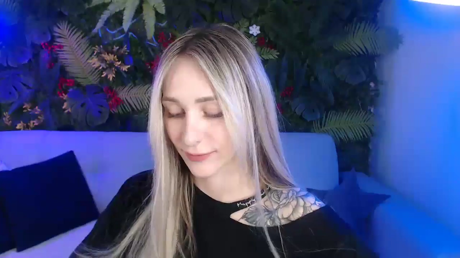 Gallery image thumbnail from Horny_Blond's myfreecams stream on, 05/17/2025, 08:15 image 10 of 20