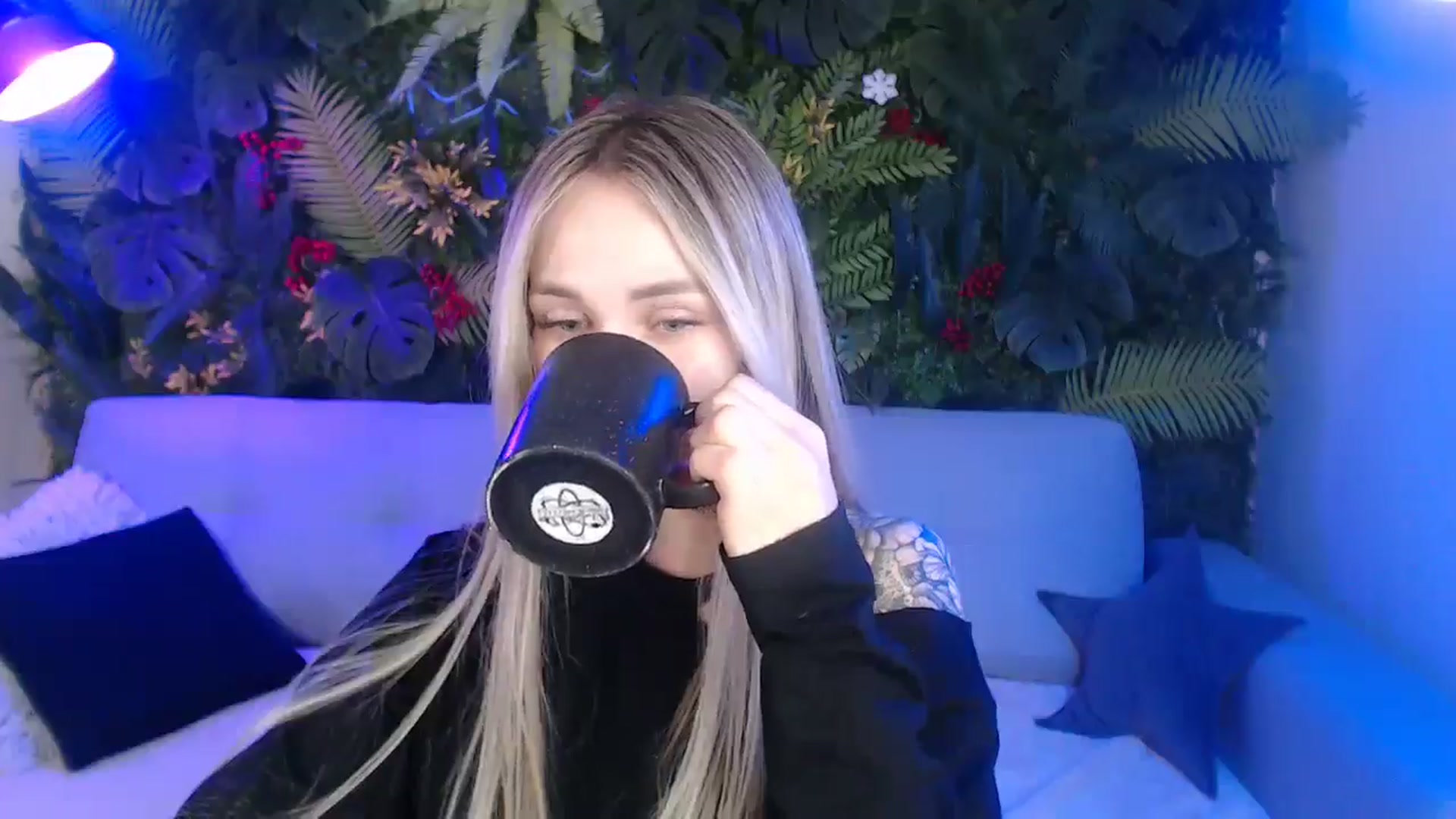 Gallery image thumbnail from Horny_Blond's myfreecams stream on, 05/17/2025, 09:40 image 2 of 20