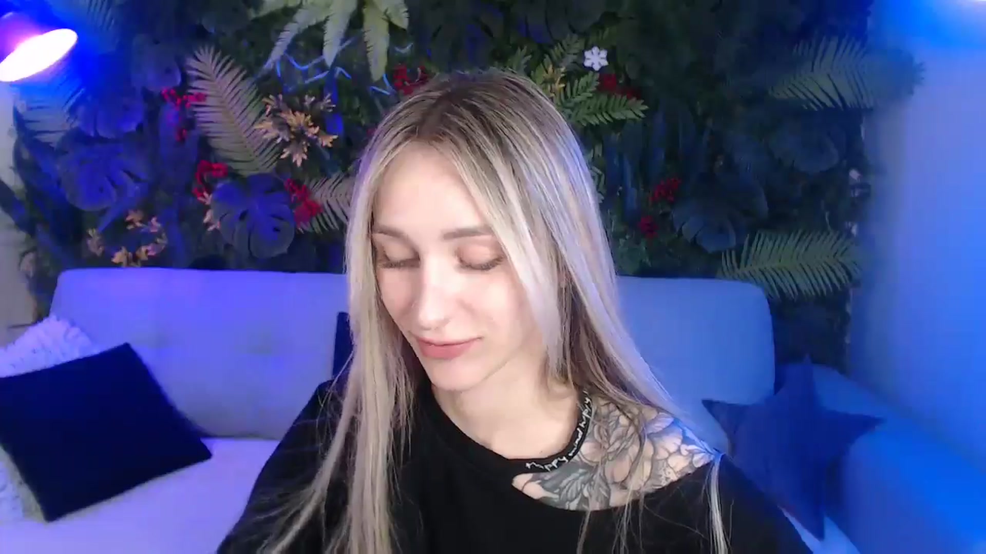 Gallery image thumbnail from Horny_Blond's myfreecams stream on, 05/17/2025, 09:40 image 5 of 20