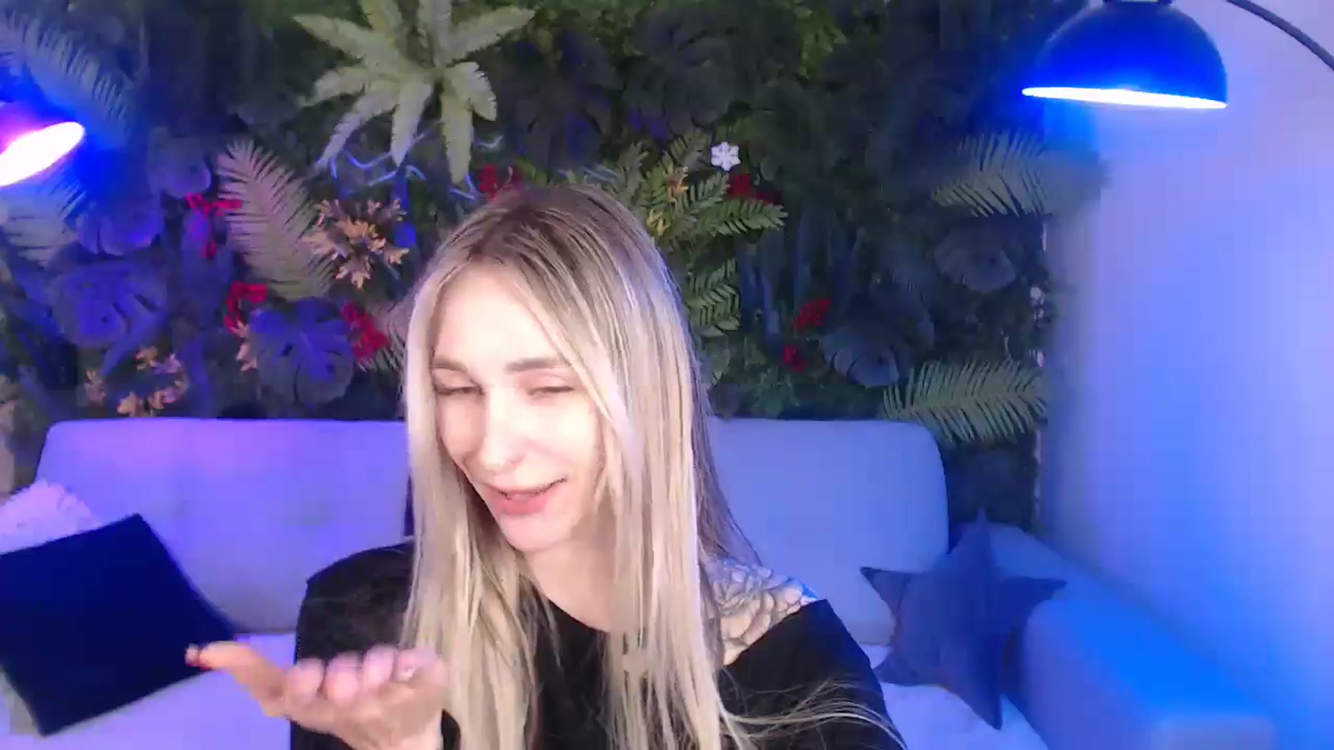 Gallery image thumbnail from Horny_Blond's myfreecams stream on, 05/17/2025, 10:13 image 7 of 20
