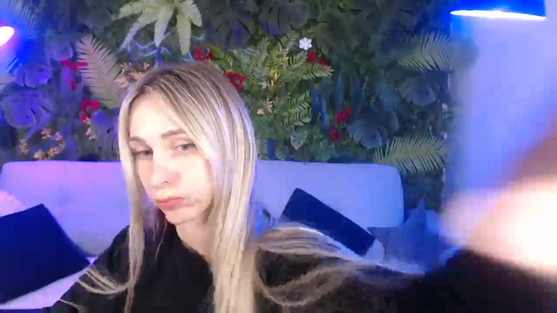 Gallery image thumbnail from Horny_Blond's myfreecams stream on, 05/17/2025, 12:01 image 3 of 20