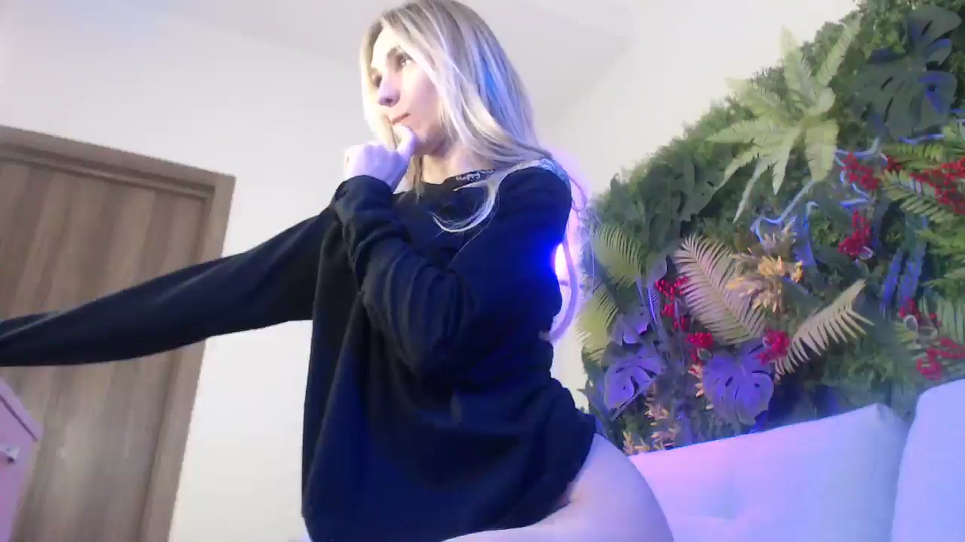 Gallery image thumbnail from Horny_Blond's myfreecams stream on, 05/17/2025, 12:01 image 12 of 20