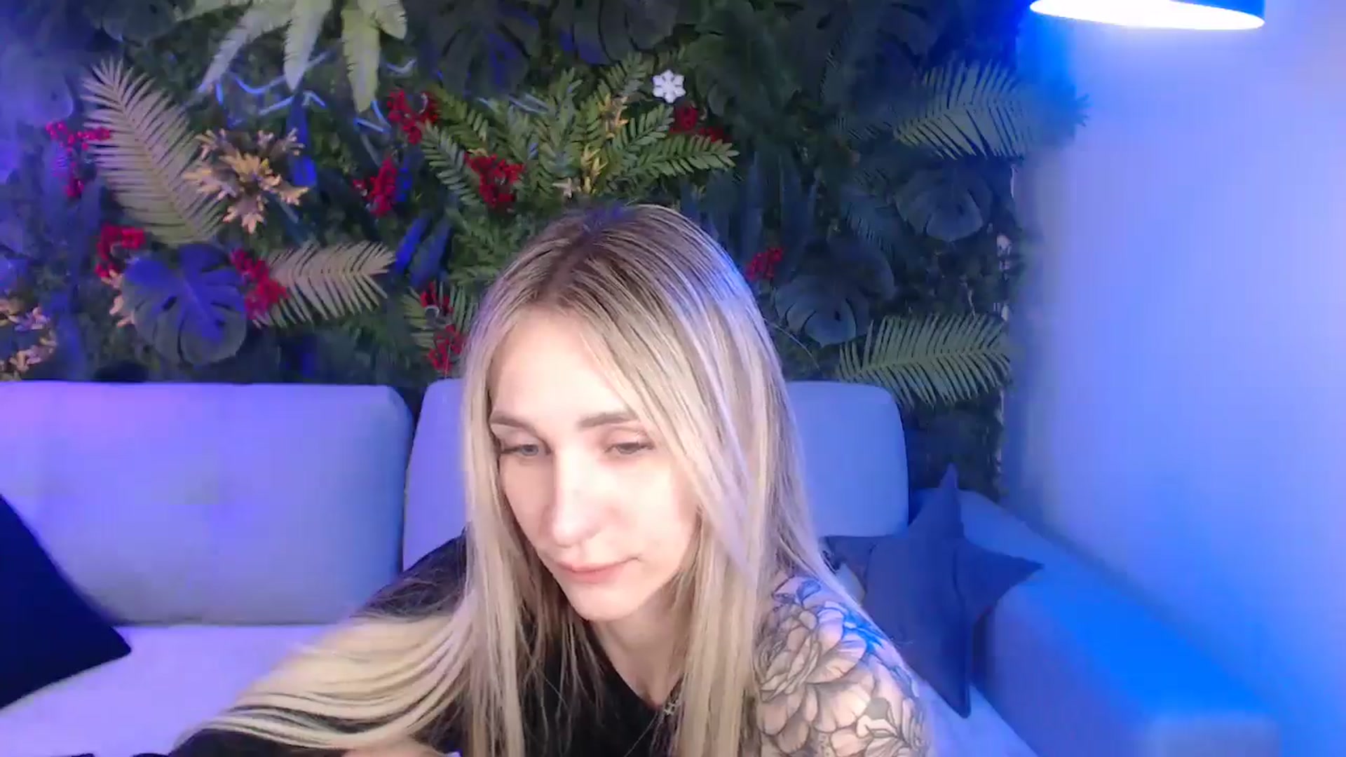 Gallery image thumbnail from Horny_Blond's myfreecams stream on, 05/17/2025, 12:01 image 14 of 20