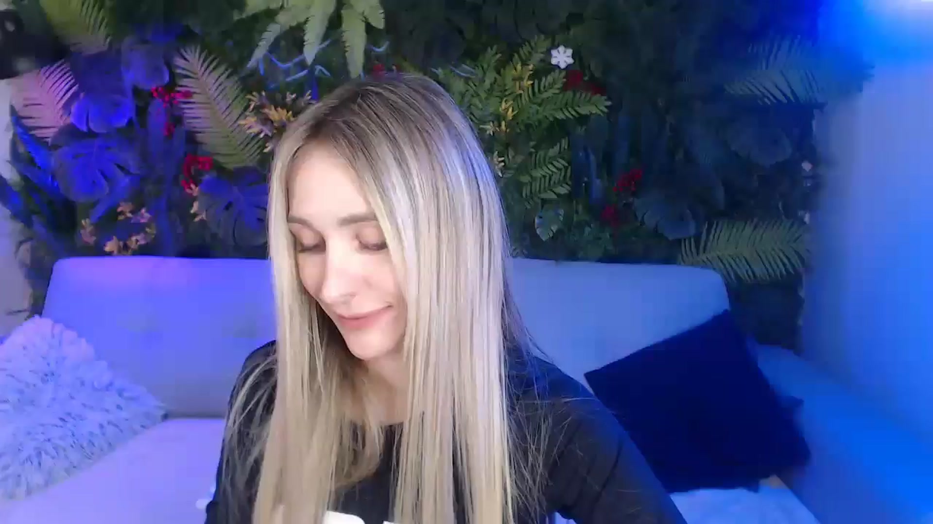 Gallery image thumbnail from Horny_Blond's myfreecams stream on, 05/18/2025, 11:06 image 1 of 20