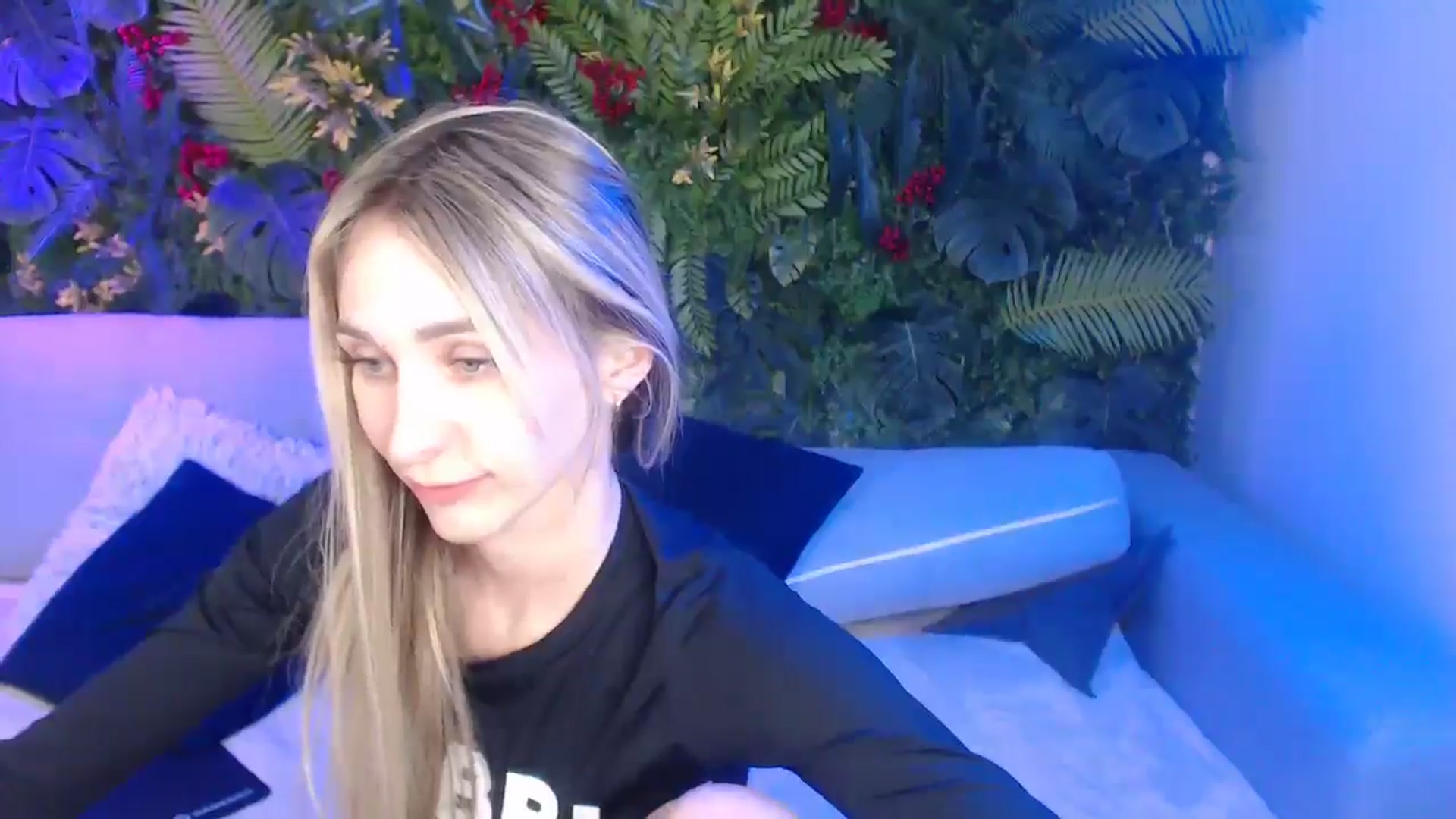 Gallery image thumbnail from Horny_Blond's myfreecams stream on, 05/18/2025, 11:06 image 18 of 20