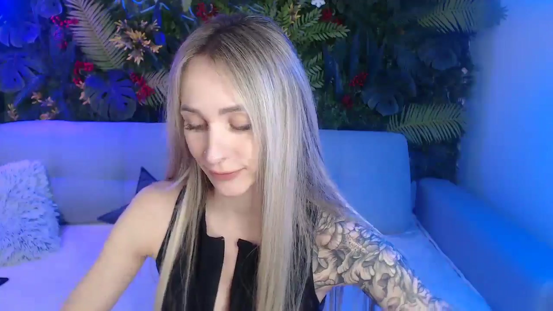 Gallery image thumbnail from Horny_Blond's myfreecams stream on, 05/20/2025, 08:56 image 3 of 20