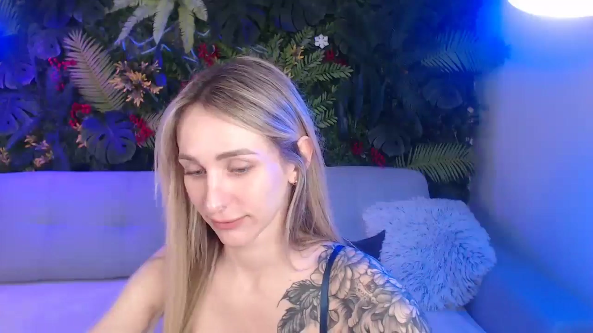 Gallery image thumbnail from Horny_Blond's myfreecams stream on, 05/31/2025, 08:44 image 8 of 20