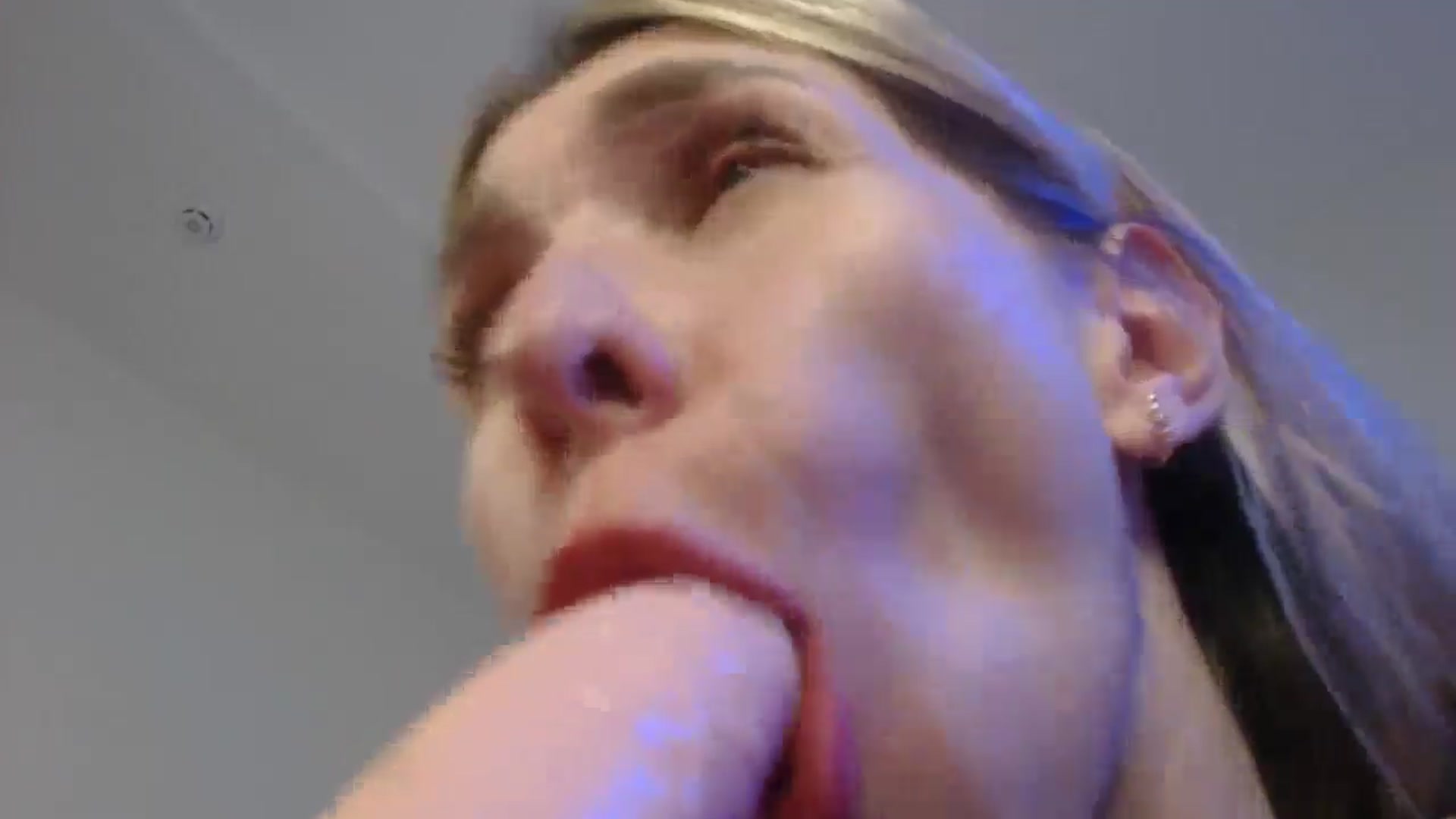 Gallery image thumbnail from Horny_Blond's myfreecams stream on, 05/31/2025, 11:04 image 10 of 20