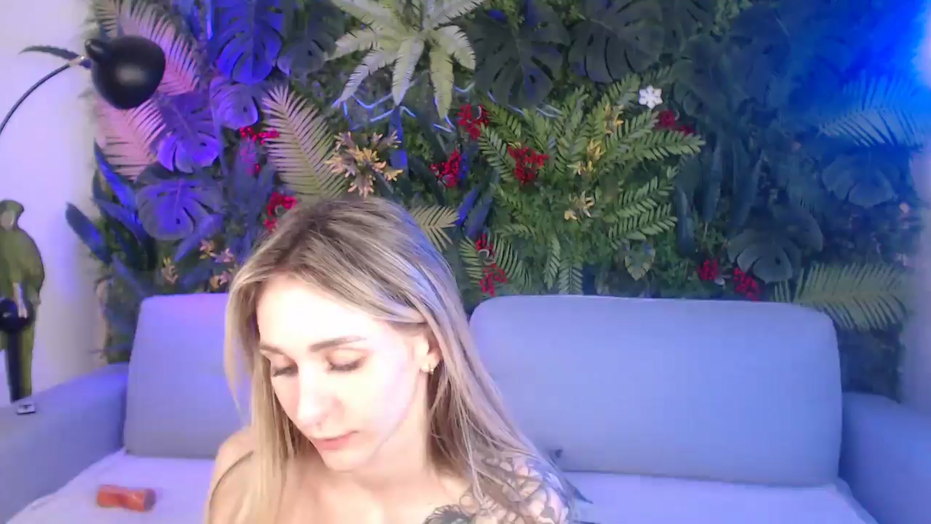 Gallery image thumbnail from Horny_Blond's myfreecams stream on, 06/03/2025, 11:28 image 6 of 20