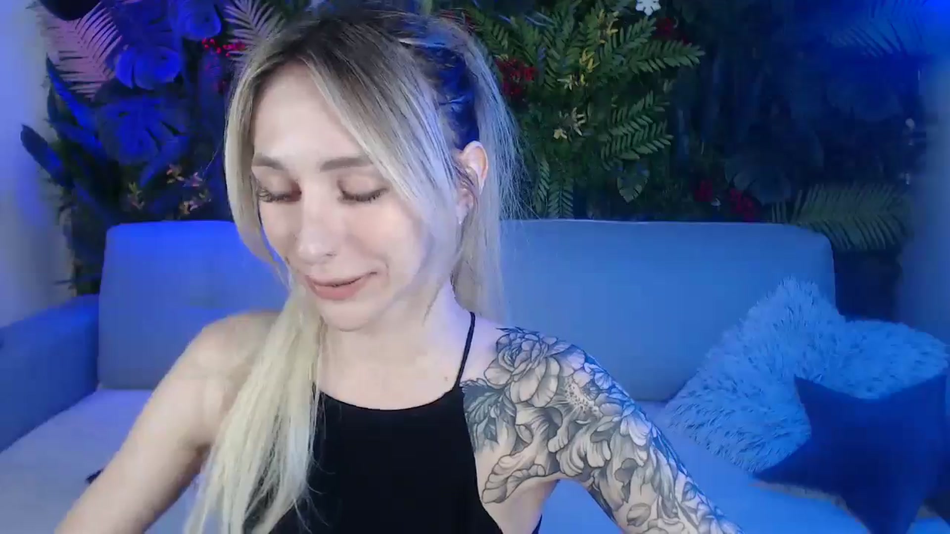 Gallery image thumbnail from Horny_Blond's myfreecams stream on, 06/07/2025, 08:33 image 7 of 20