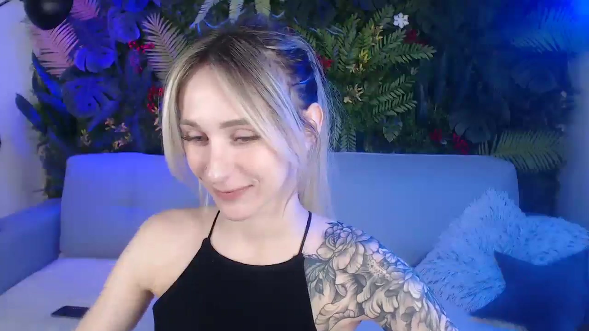Gallery image thumbnail from Horny_Blond's myfreecams stream on, 06/07/2025, 08:33 image 3 of 20