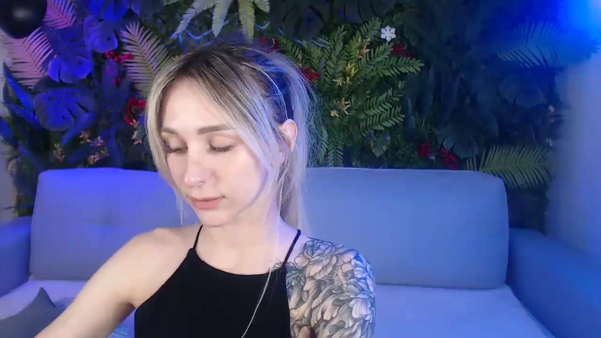 Gallery image thumbnail from Horny_Blond's myfreecams stream on, 06/07/2025, 09:58 image 3 of 20