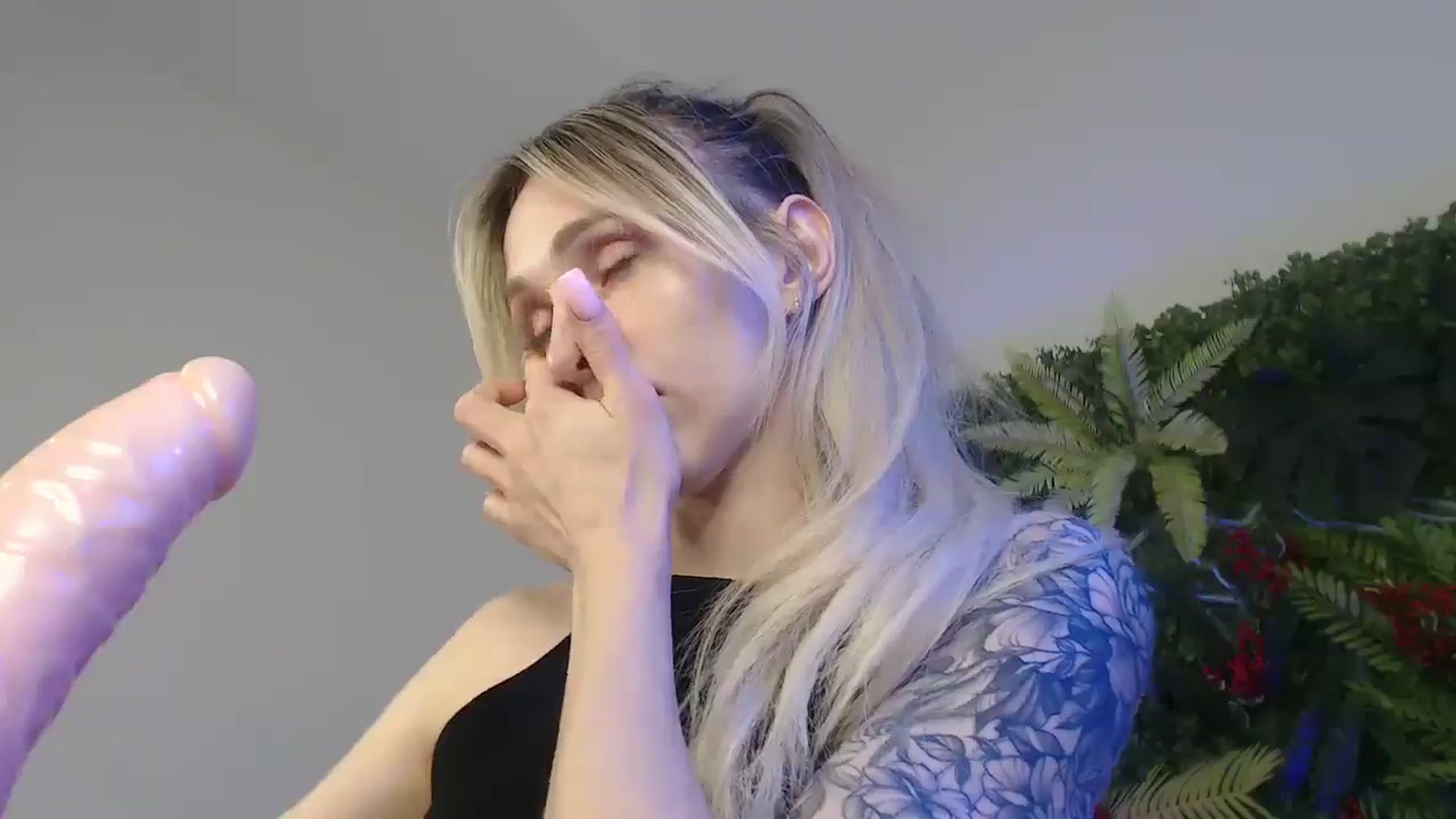 Gallery image thumbnail from Horny_Blond's myfreecams stream on, 06/07/2025, 12:08 image 2 of 20