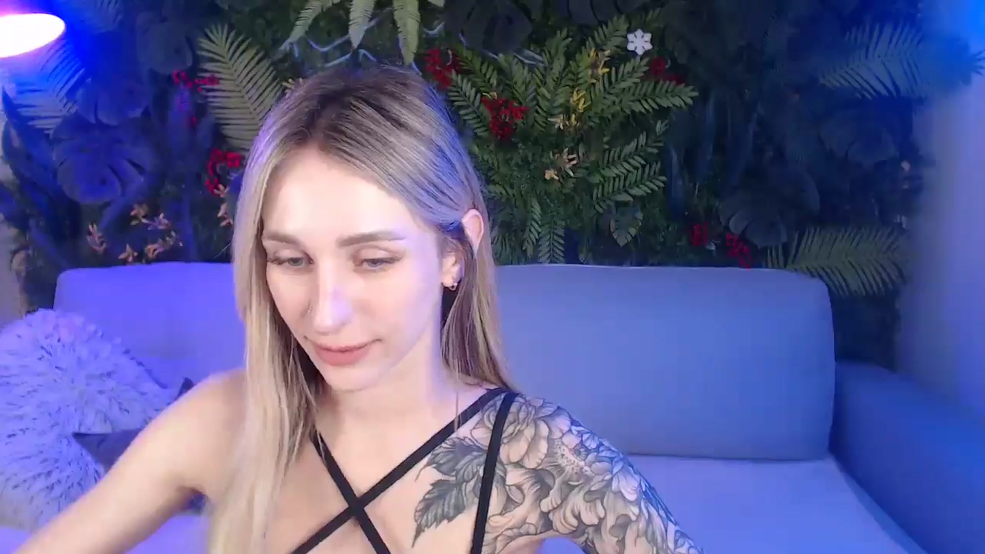 Gallery image thumbnail from Horny_Blond's myfreecams stream on, 06/09/2025, 08:25 image 6 of 20