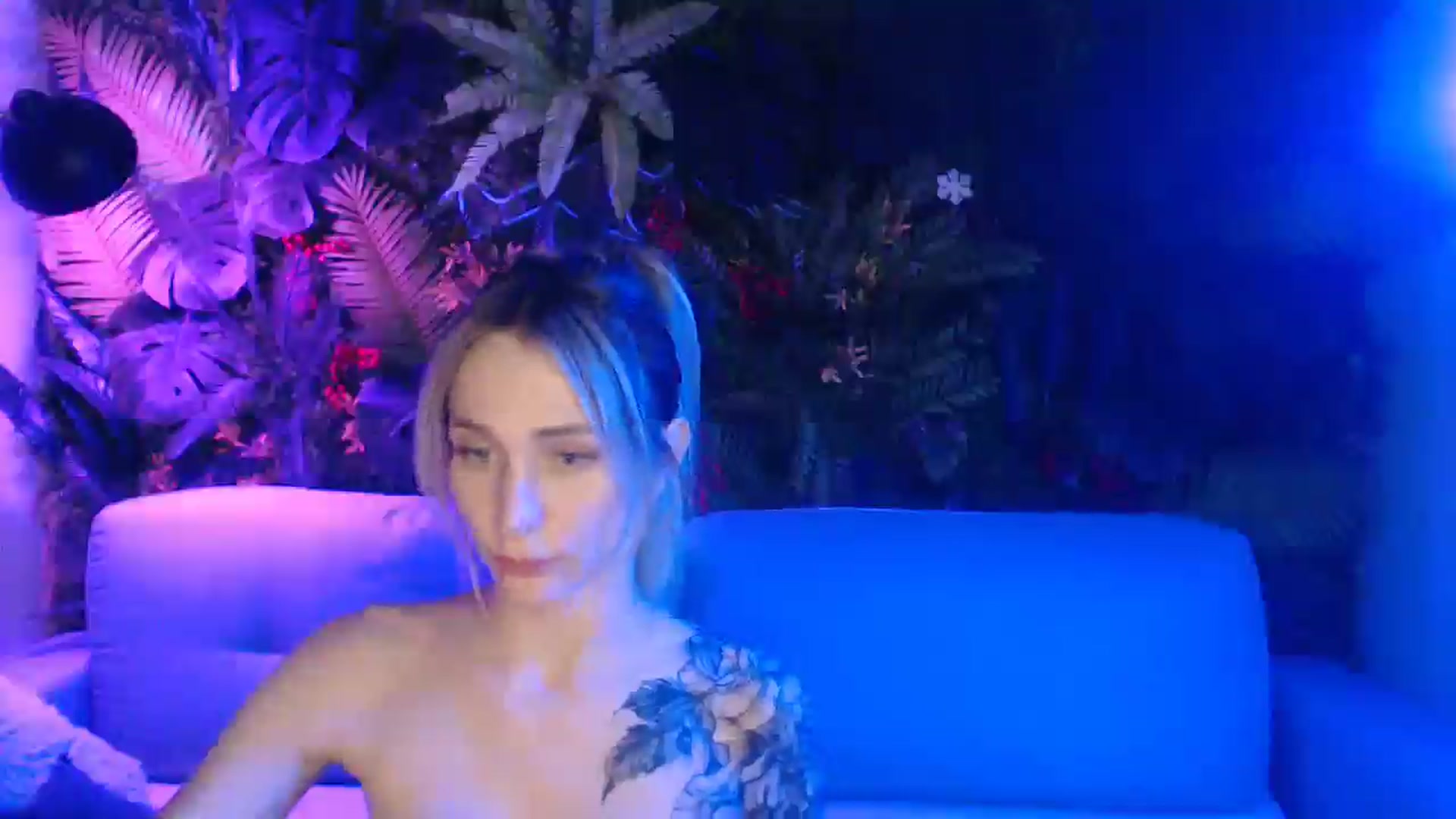 Gallery image thumbnail from Horny_Blond's myfreecams stream on, 06/10/2025, 11:46 image 17 of 20