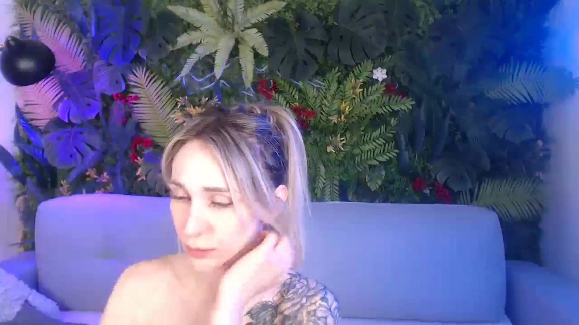 Gallery image thumbnail from Horny_Blond's myfreecams stream on, 06/10/2025, 11:46 image 15 of 20