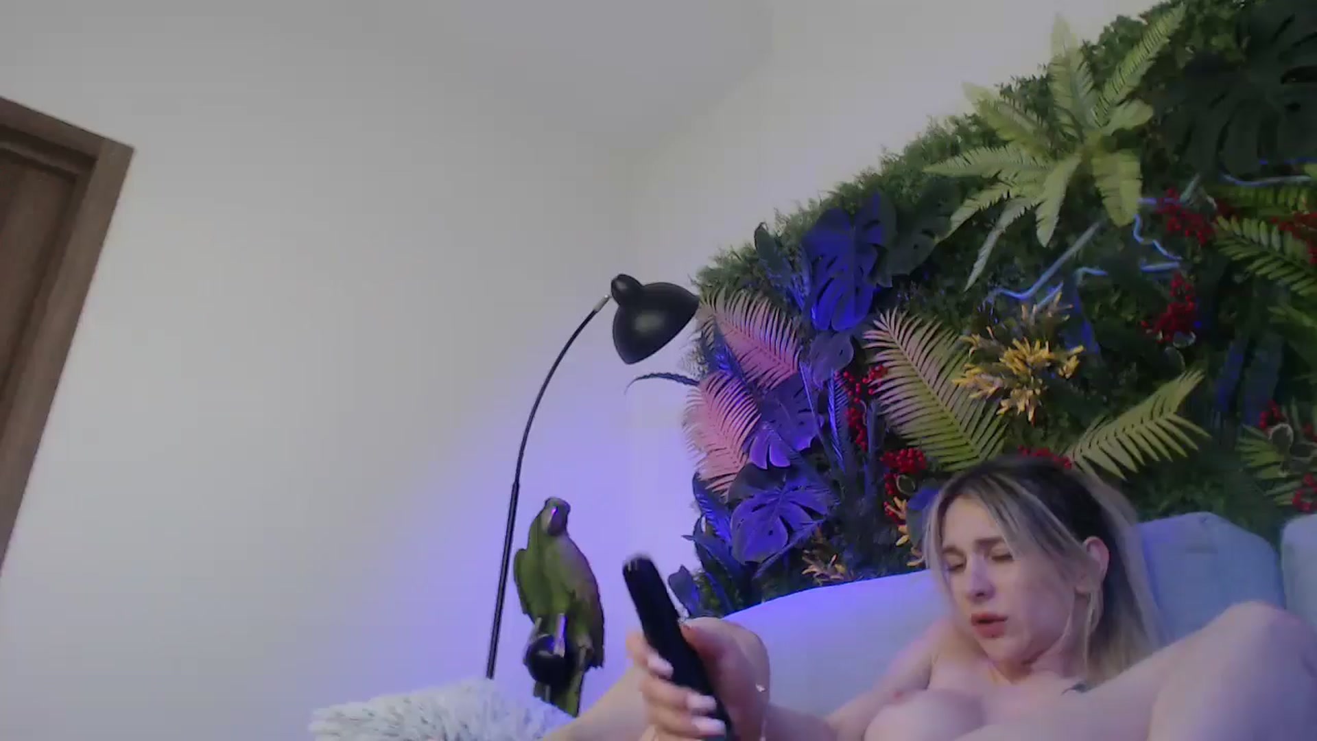 Gallery image thumbnail from Horny_Blond's myfreecams stream on, 06/10/2025, 11:46 image 8 of 20