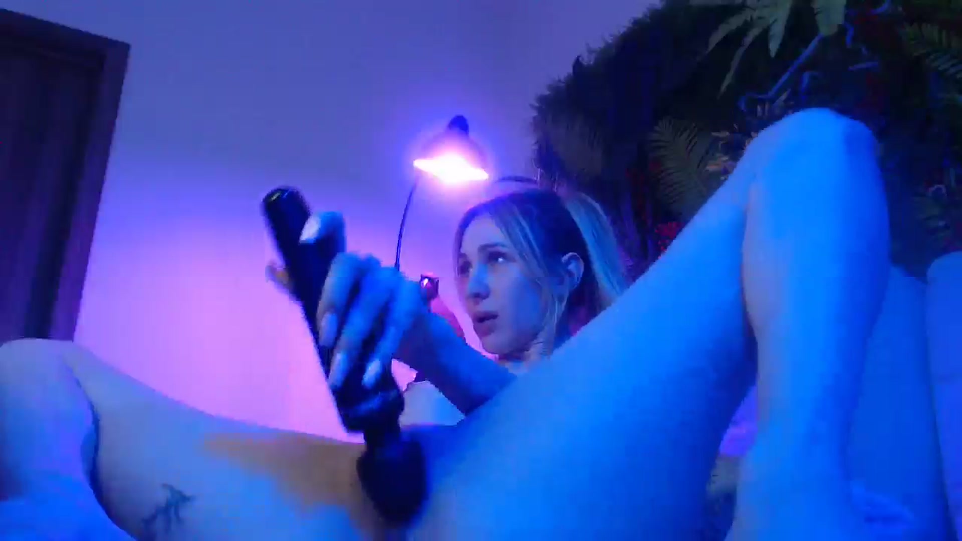 Gallery image thumbnail from Horny_Blond's myfreecams stream on, 06/10/2025, 12:44 image 9 of 20