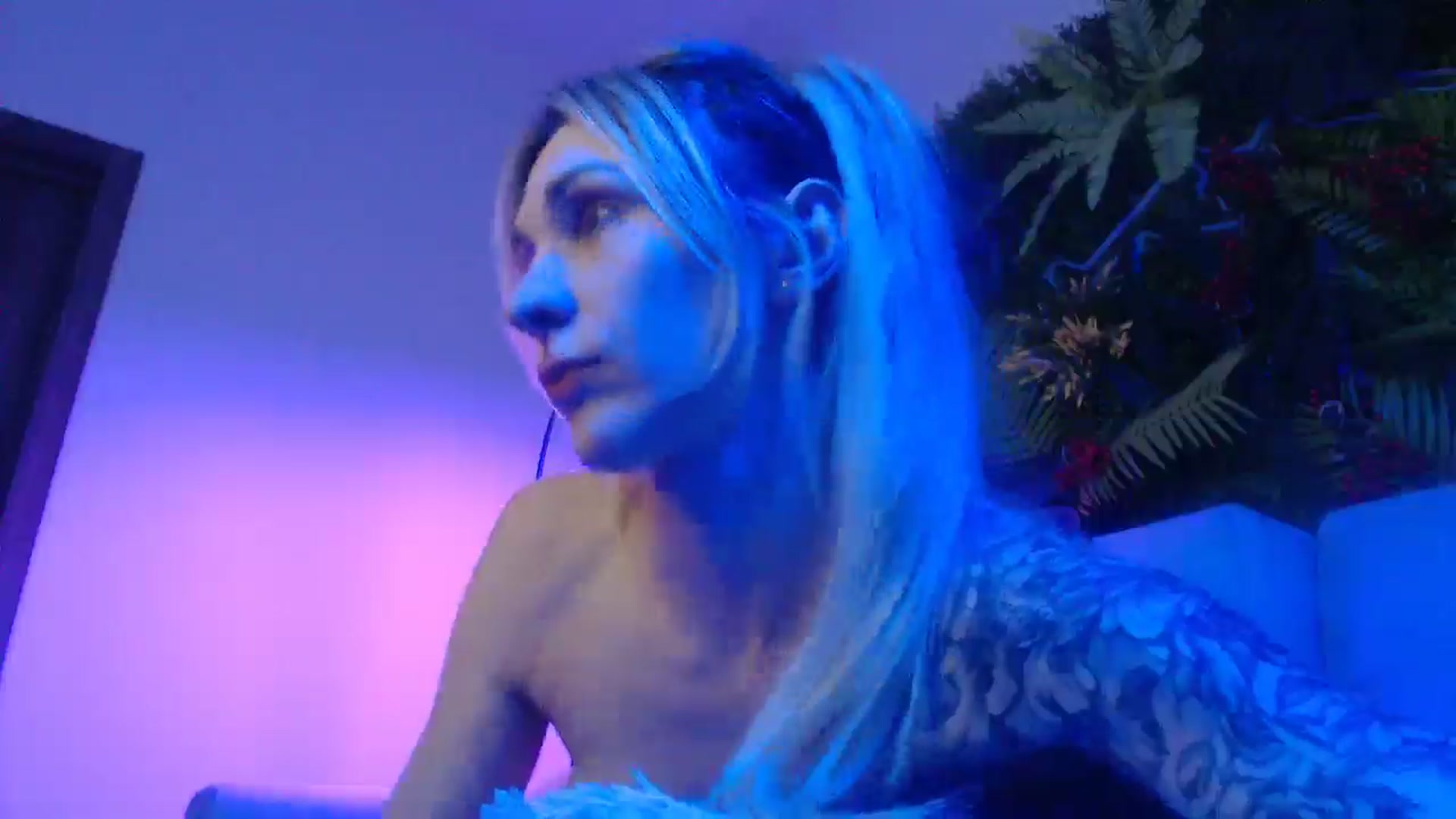 Gallery image thumbnail from Horny_Blond's myfreecams stream on, 06/10/2025, 12:44 image 4 of 20
