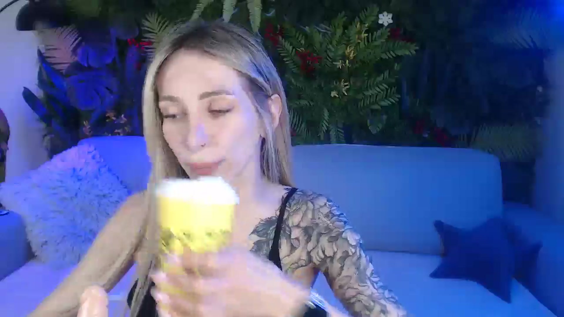 Gallery image thumbnail from Horny_Blond's myfreecams stream on, 06/11/2025, 08:19 image 19 of 20